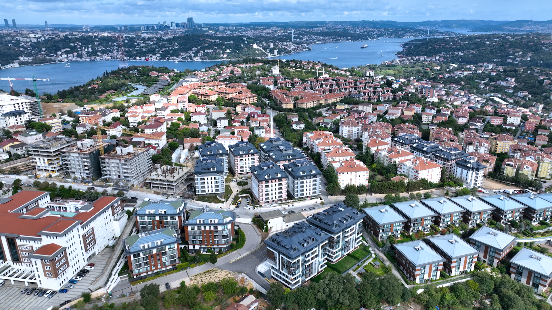 Üsküdar Özevim Sitesi Yarısı Bizden ile Yeniden Doğdu: 250 Hak Sahibi Yeni Evlerine Kavuştu