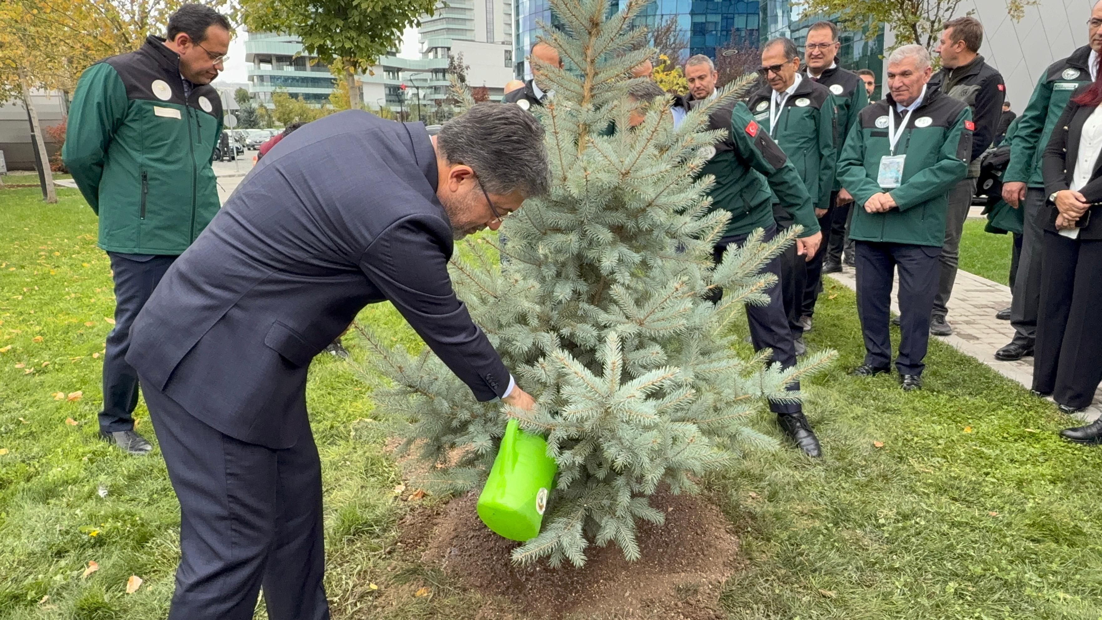 Bakan Yumaklı’dan Yeşil Vatan Seferberliği Müjdesi: 10 Milyar Fidan Hedefiyle Yola Çıkıyoruz!