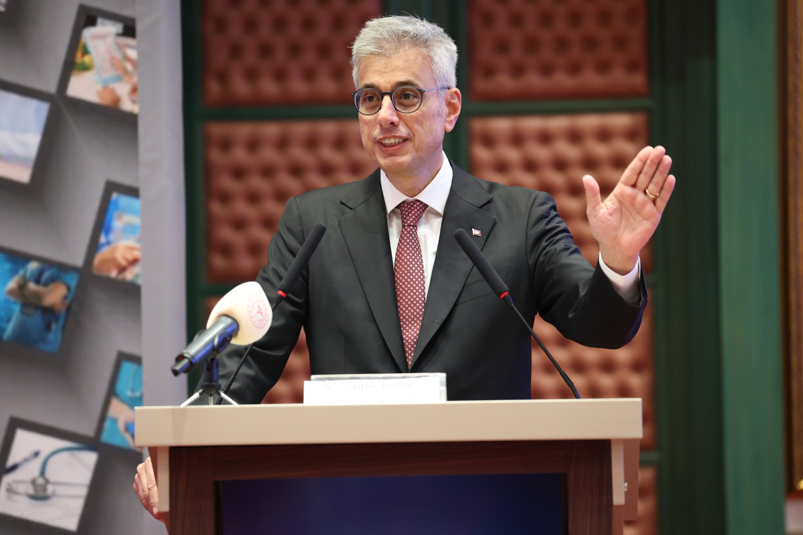 Sağlık Bakanı Kemal Memişoğlu,