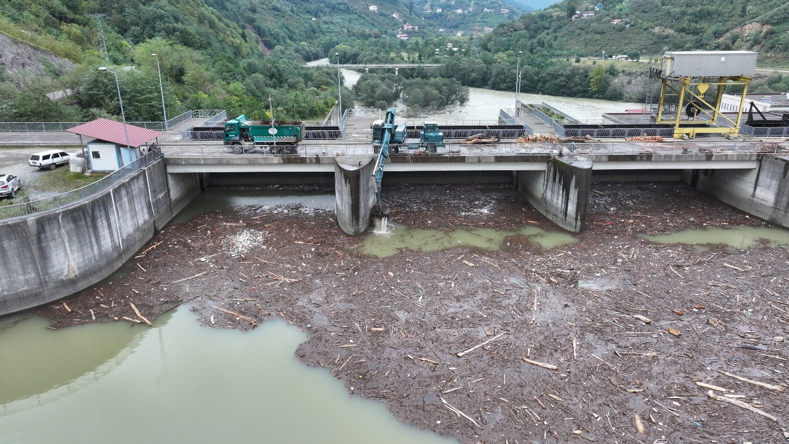 Artvin Borçka'da yaşanan sel
