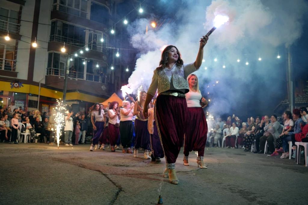Çorlu’da Kore Mahallesi’nde Düzenlenen Şalvar Gecesi Renkli Görüntülere Sahne Oldu