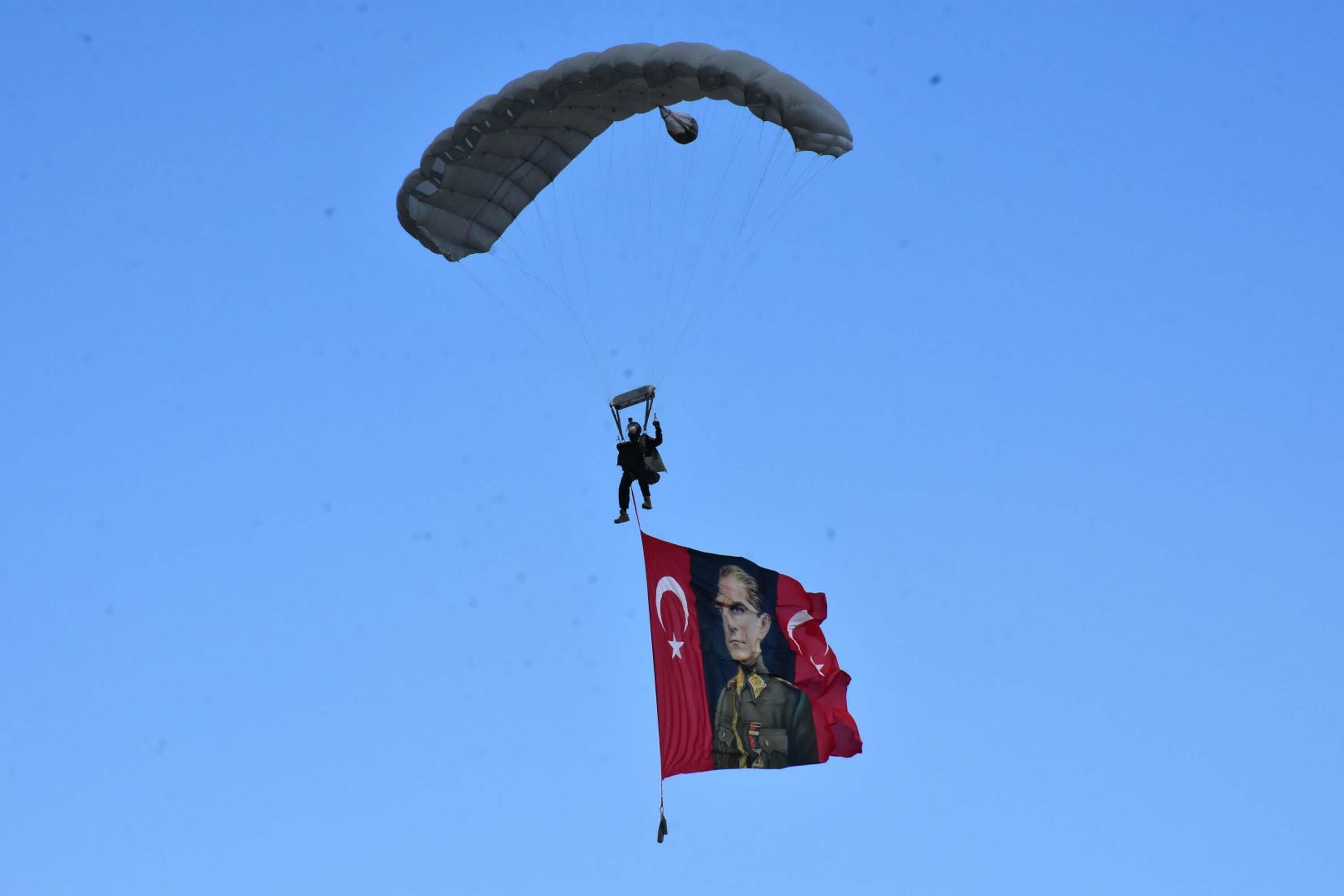 Boran 7 Uluslararası Keskin Nişancı Yarışması’nda Helikopterden Atışlar ve Çelik Kanatlar Gösterisi Büyüledi