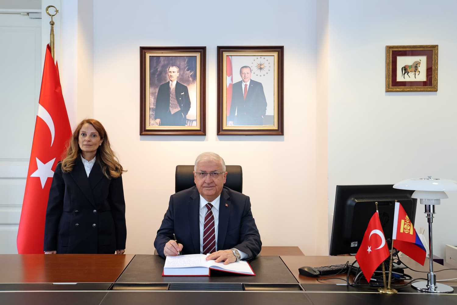Milli Savunma Bakanı Yaşar