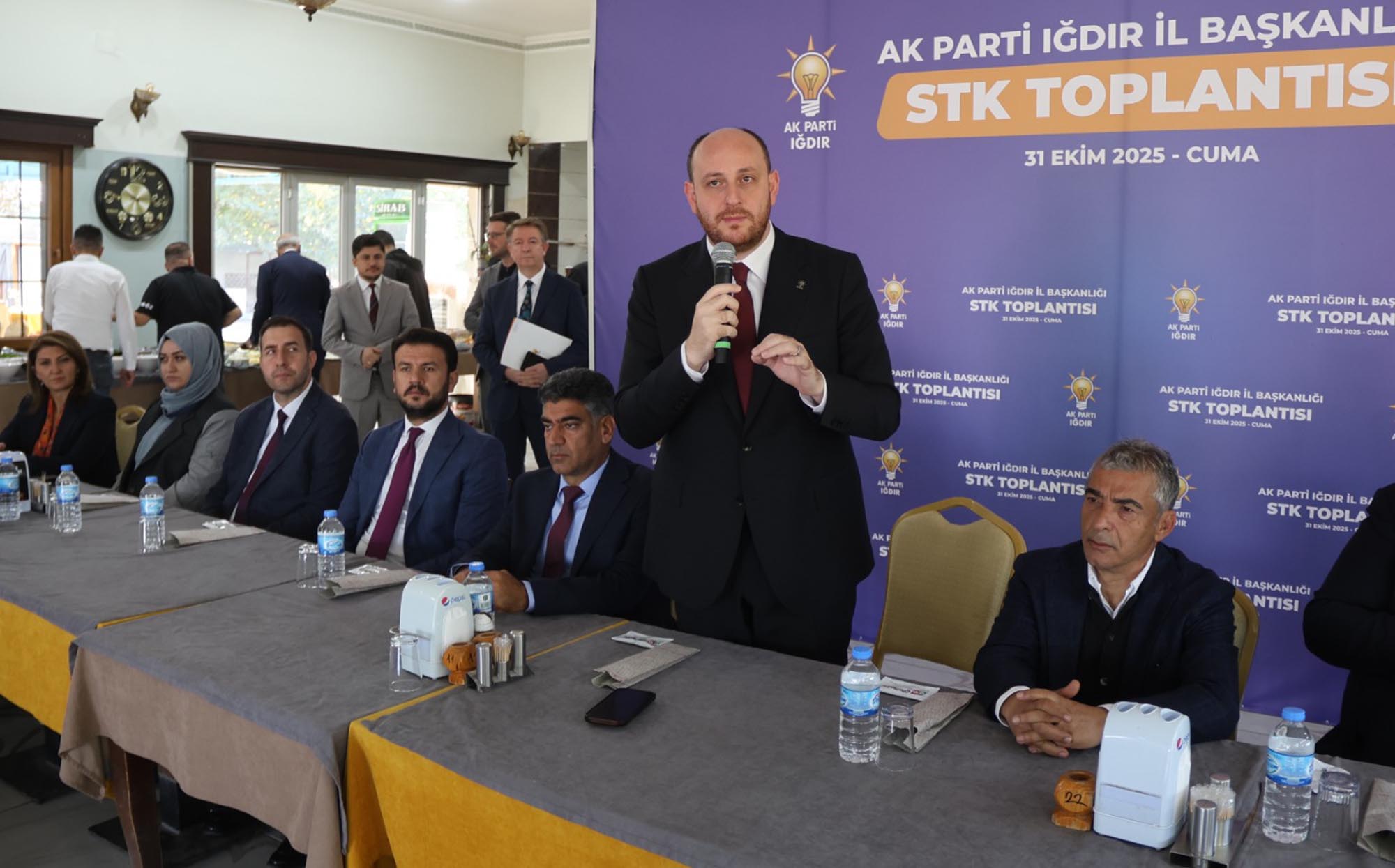 AK Parti’li Büyükgümüş’ten Çarpıcı Açıklama: ‘Terörün Olduğu Yerde Demokrasi Olamaz’