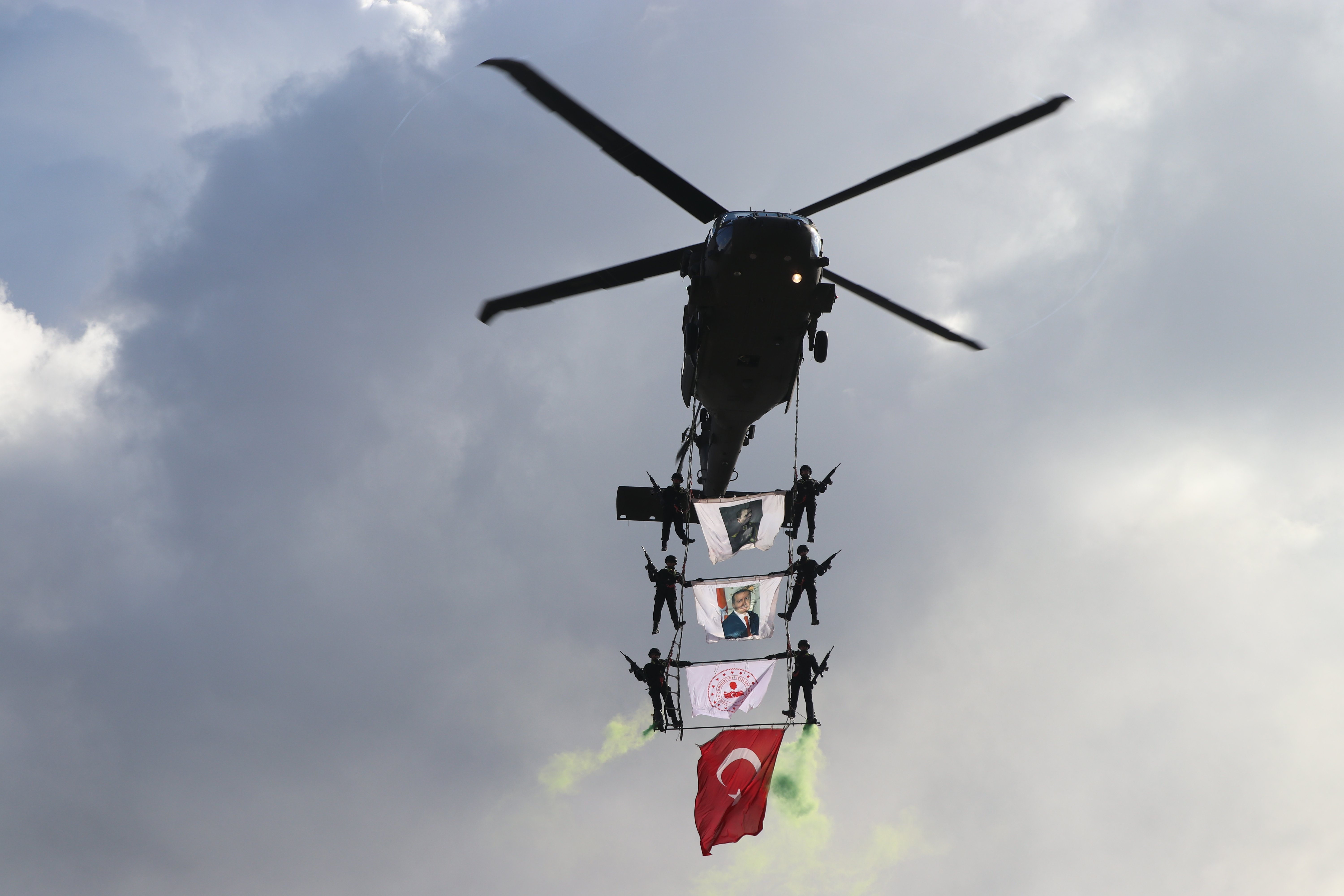 Jandarma Komandolarından 29 Ekim’de Muhteşem ‘Üzüm Salkımı’ Gösterisi