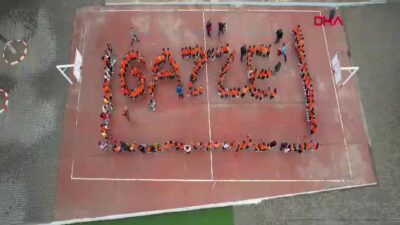 Balıkesir'in Sındırgı ilçesinde ilkokul öğrencileri,