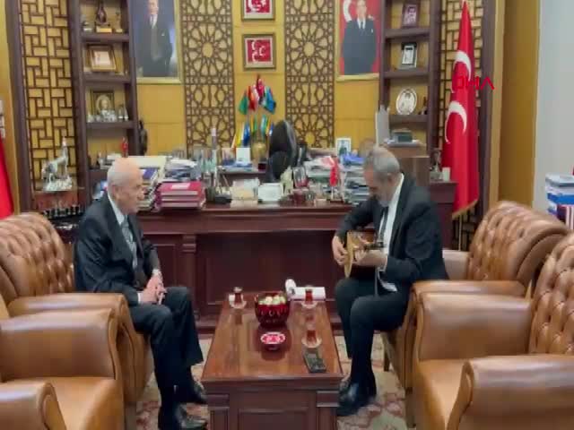 Ünlü sanatçı Yavuz Bingöl,