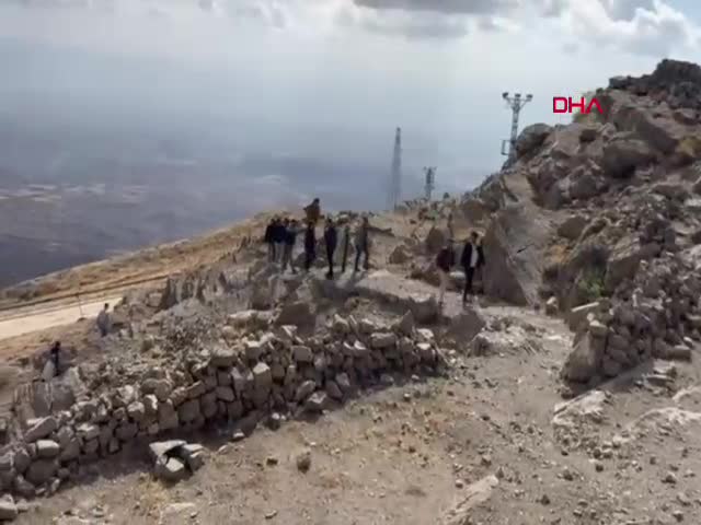 Şırnak’ta Cudi Dağı’nda 29 Ekim Coşkusu: Cumhuriyet Yürüyüşü ve Şehitlik Ziyareti Şırnak'ın Silopi ilçesinde Cudi