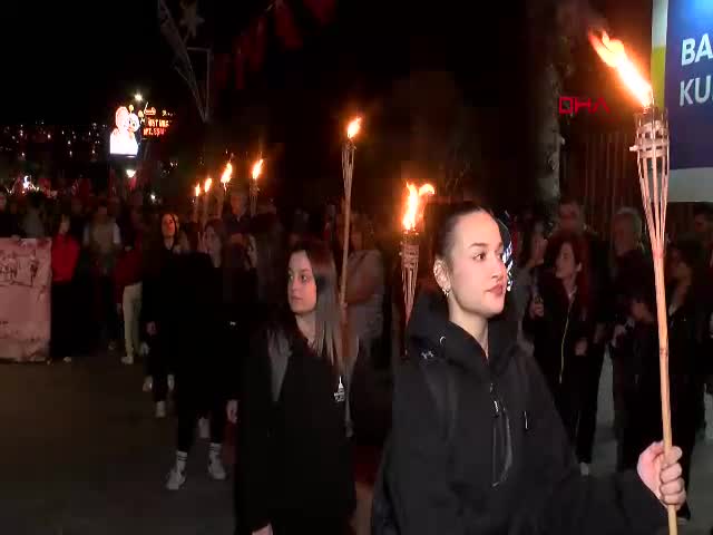 İzmir’de Cumhuriyet’in 102’nci Yılı Muhteşem Fener Alayı ile Kutlandı! İzmir'de Cumhuriyet'in 102'nci yılı