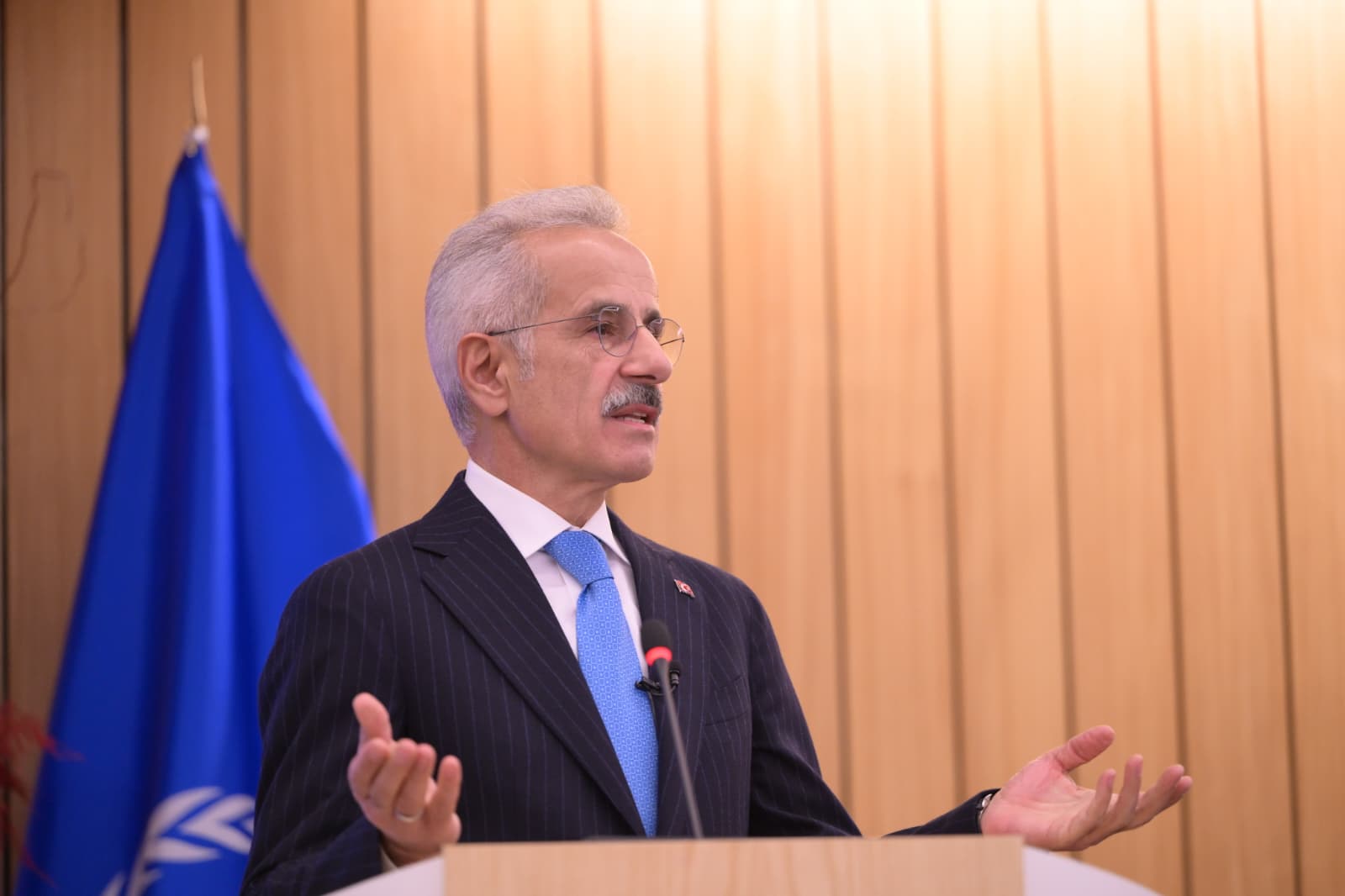 Ulaştırma ve Altyapı Bakanı Abdulkadir