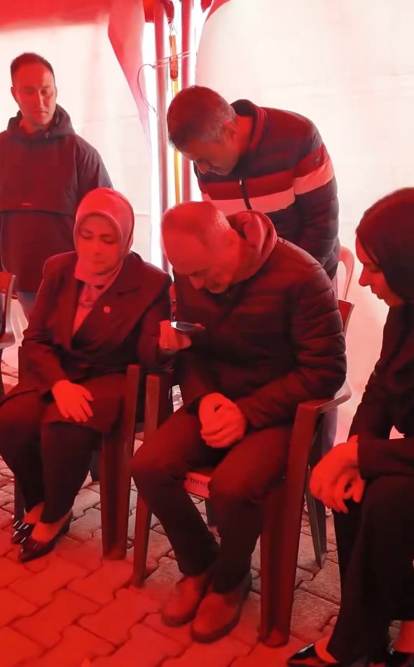 Cumhurbaşkanı Erdoğan, Şehit Emre Altıok’un Ailesiyle Telefonda Görüştü