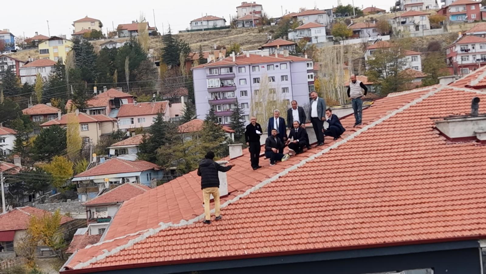 AK Parti İl Başkanı Koray Erdoğan’ın Çatıdaki İkna Operasyonu: Vatandaşı Hayattan Döndüren Müdahale