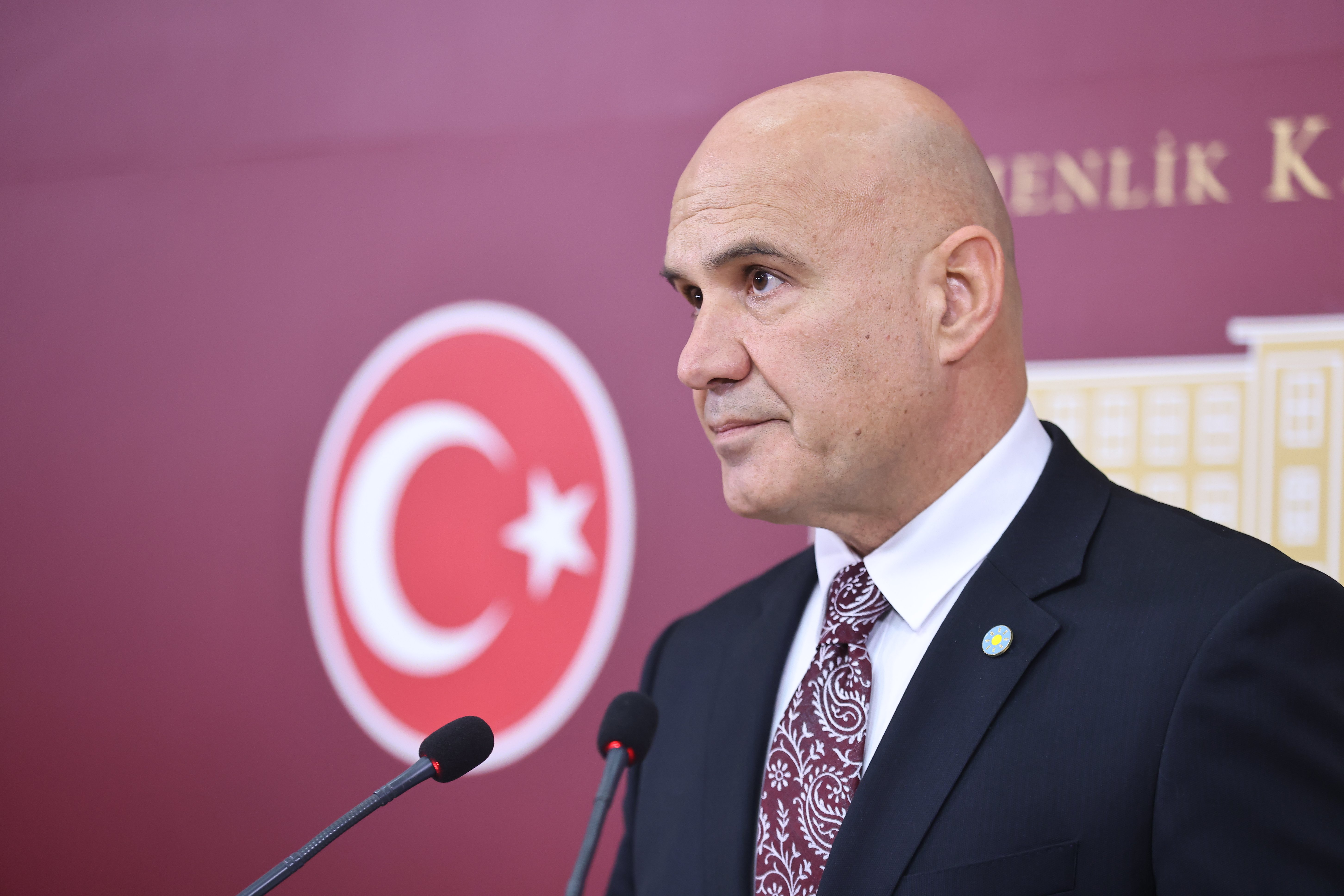 İYİ Partili Çömez’den TBMM Başkanı Kurtulmuş’a Sert Yanıt: ‘Çaresizliğiniz Ortada!’