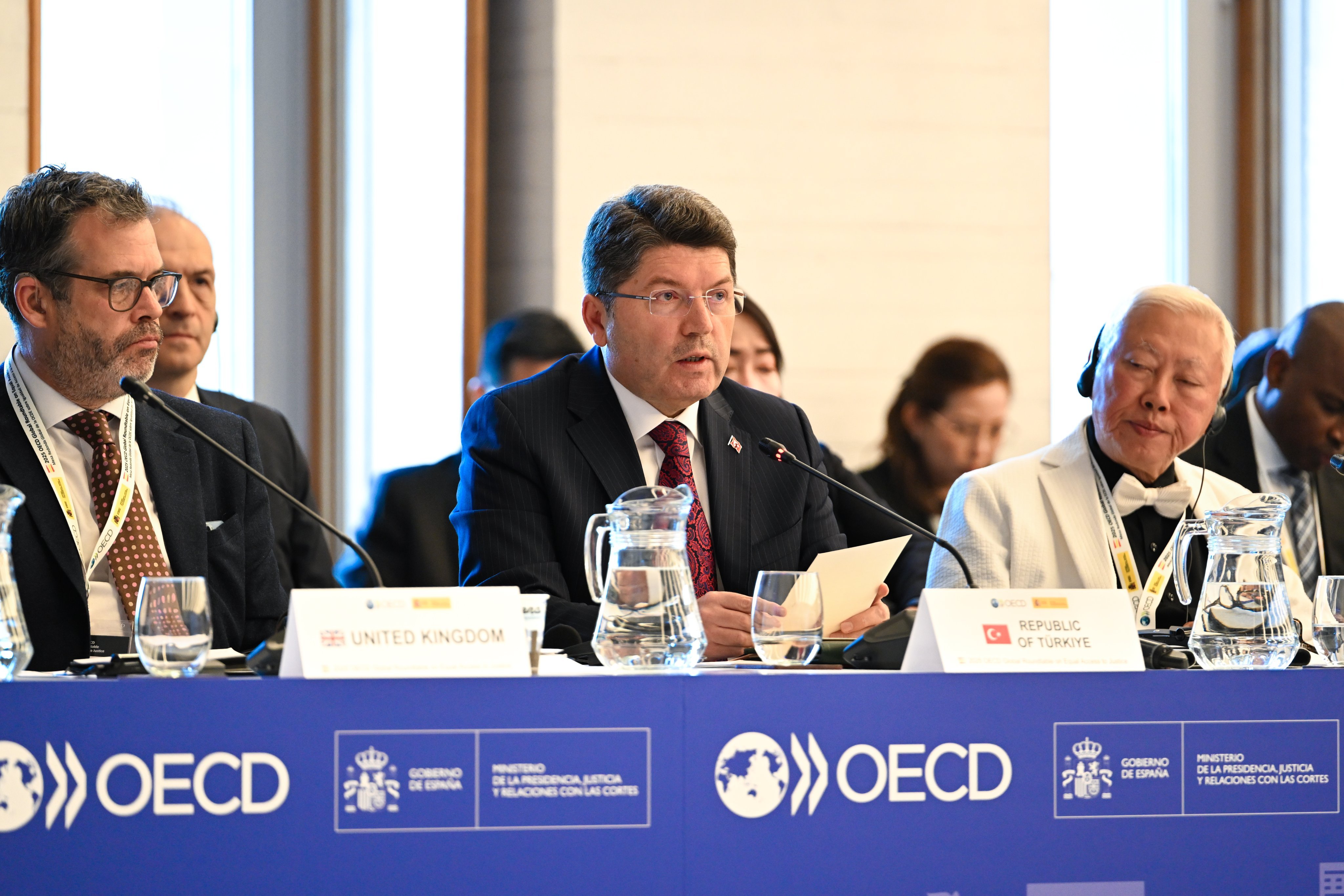 Bakan Tunç Madrid’de OECD Adalete Erişim Zirvesi’nde Türkiye’nin Yargı Reformlarını Anlattı