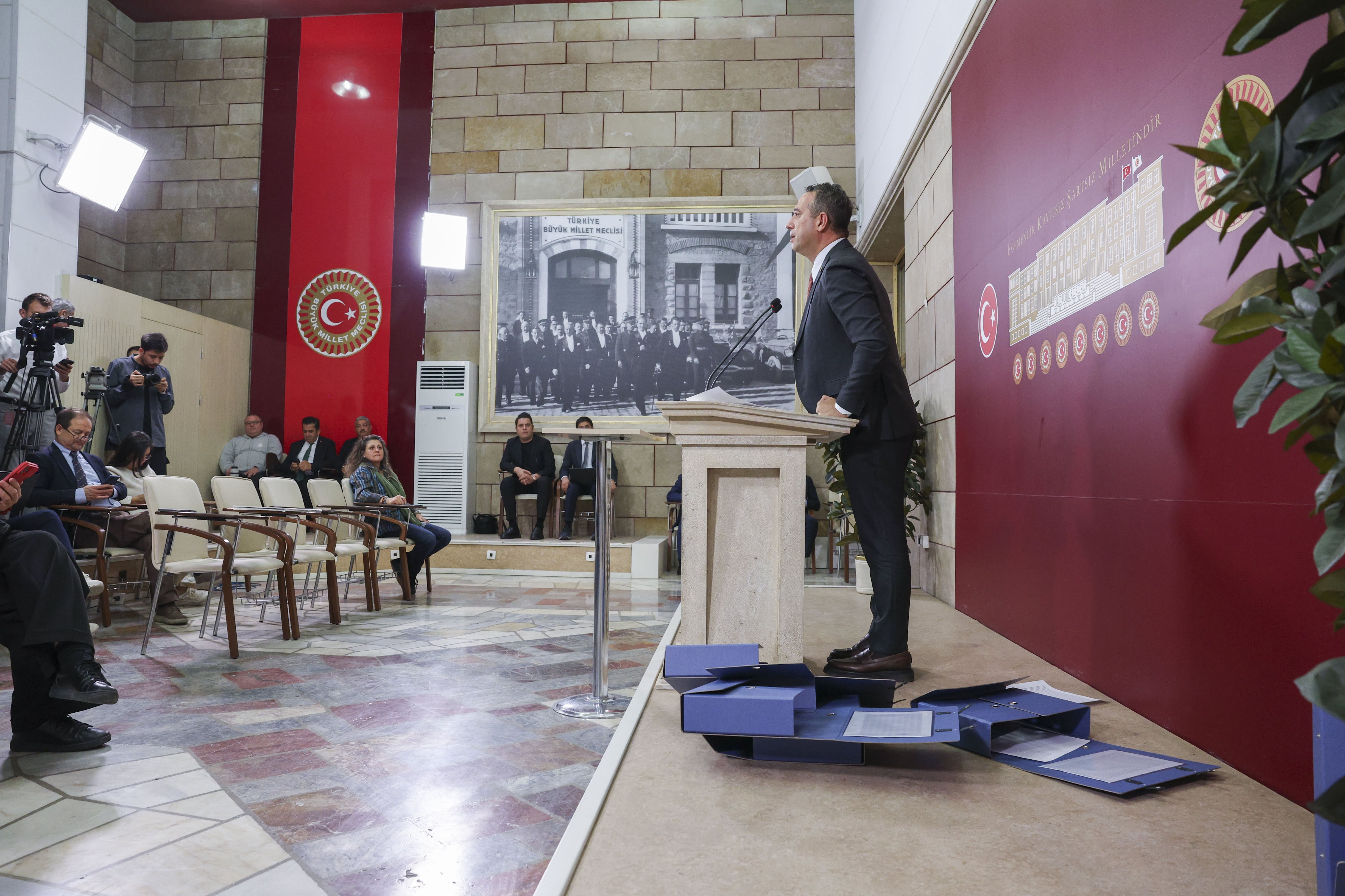 CHP’li Başarır’dan İstanbul Büyükşehir Belediyesi İddianamesine Sert Tepki: ‘Asrın Hukuksuzluğu Ortaya Çıktı!’