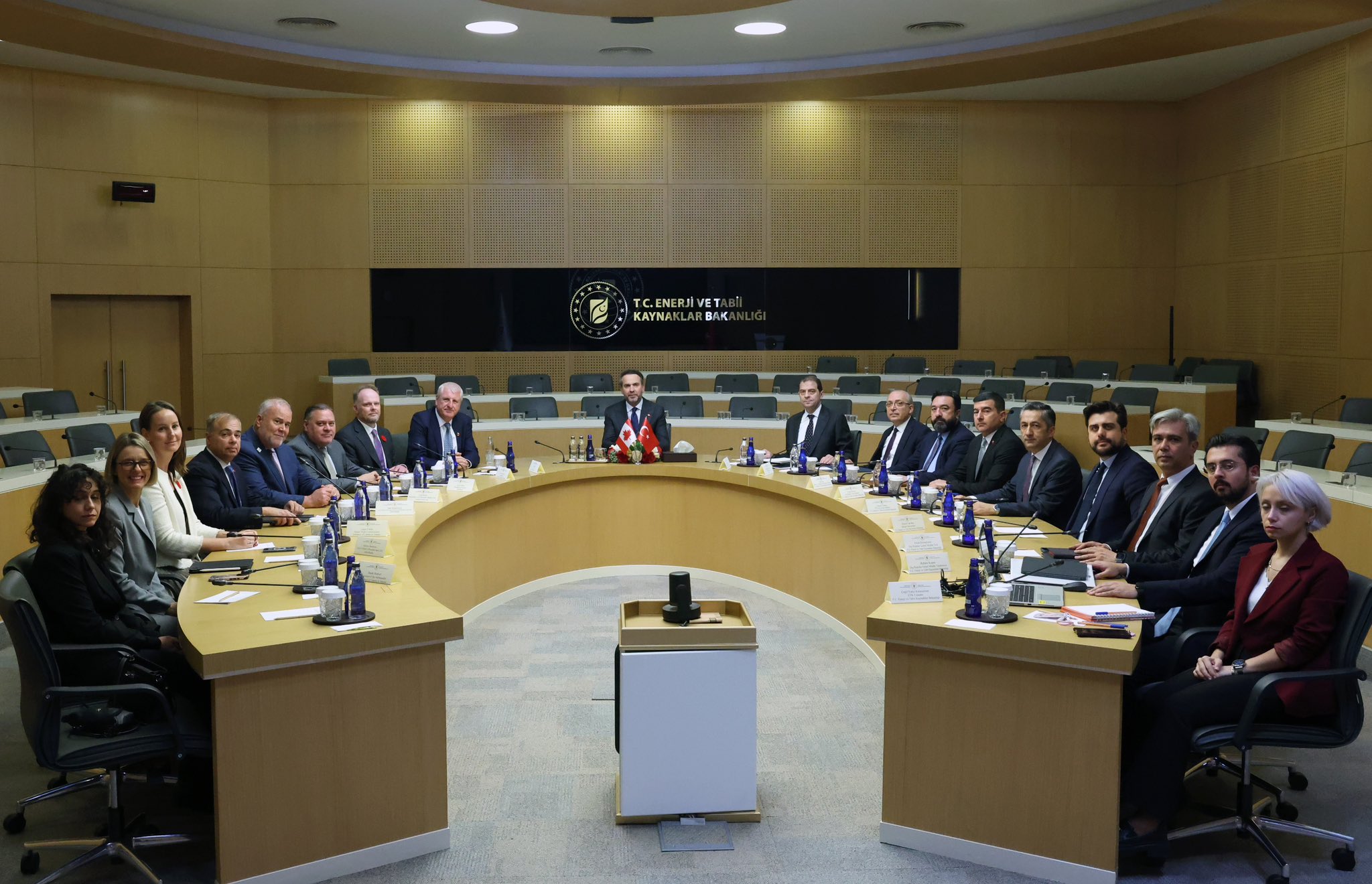 Bakan Bayraktar, Kanada’lı Şirketle Nükleer Santral İş Birliğini Görüştü: Sinop ve Trakya’da Büyük Adım