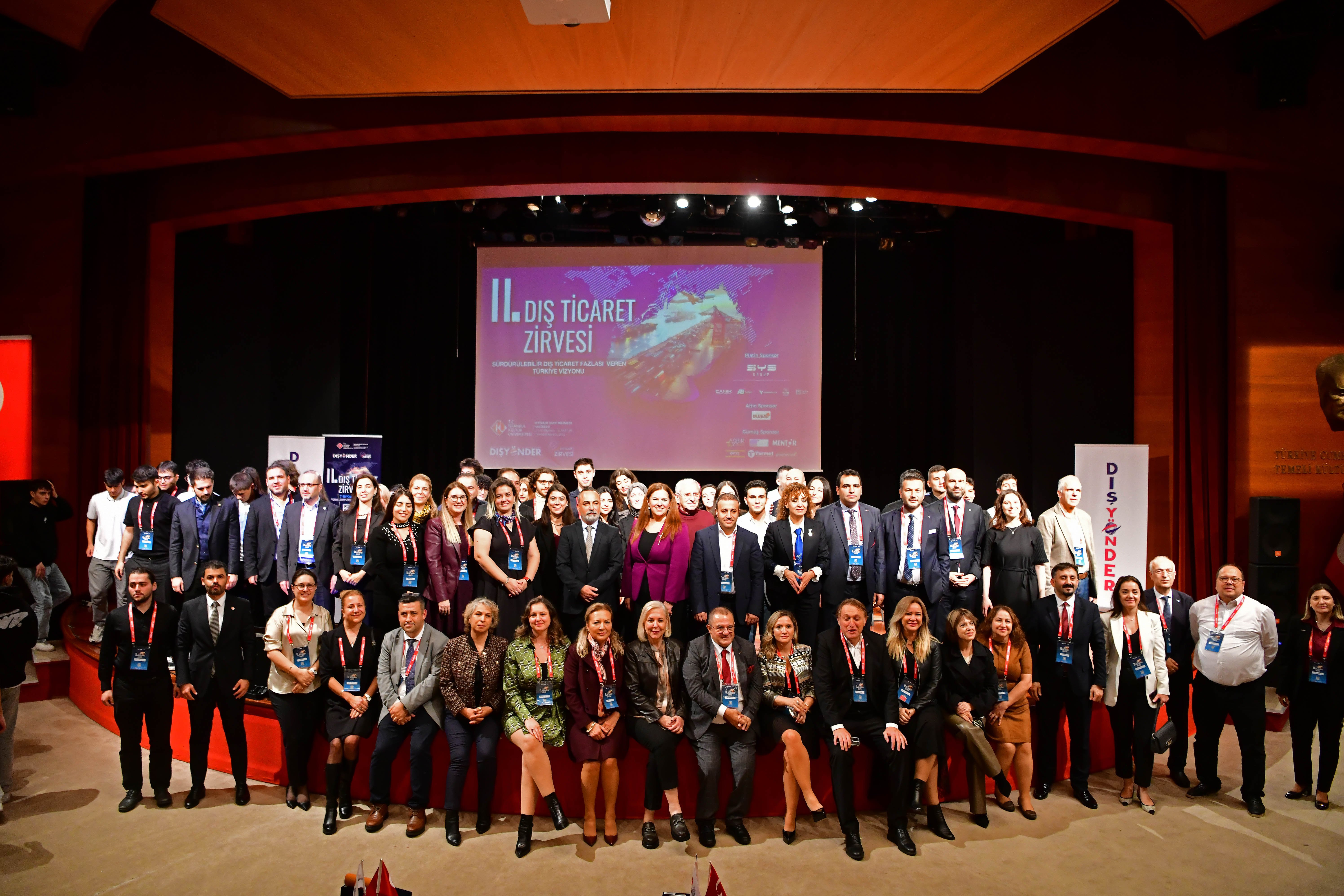 Türkiye Dış Ticarette Sürdürülebilir Fazla Hedefliyor: II. Dış Ticaret Zirvesi’nden Kritik Mesajlar