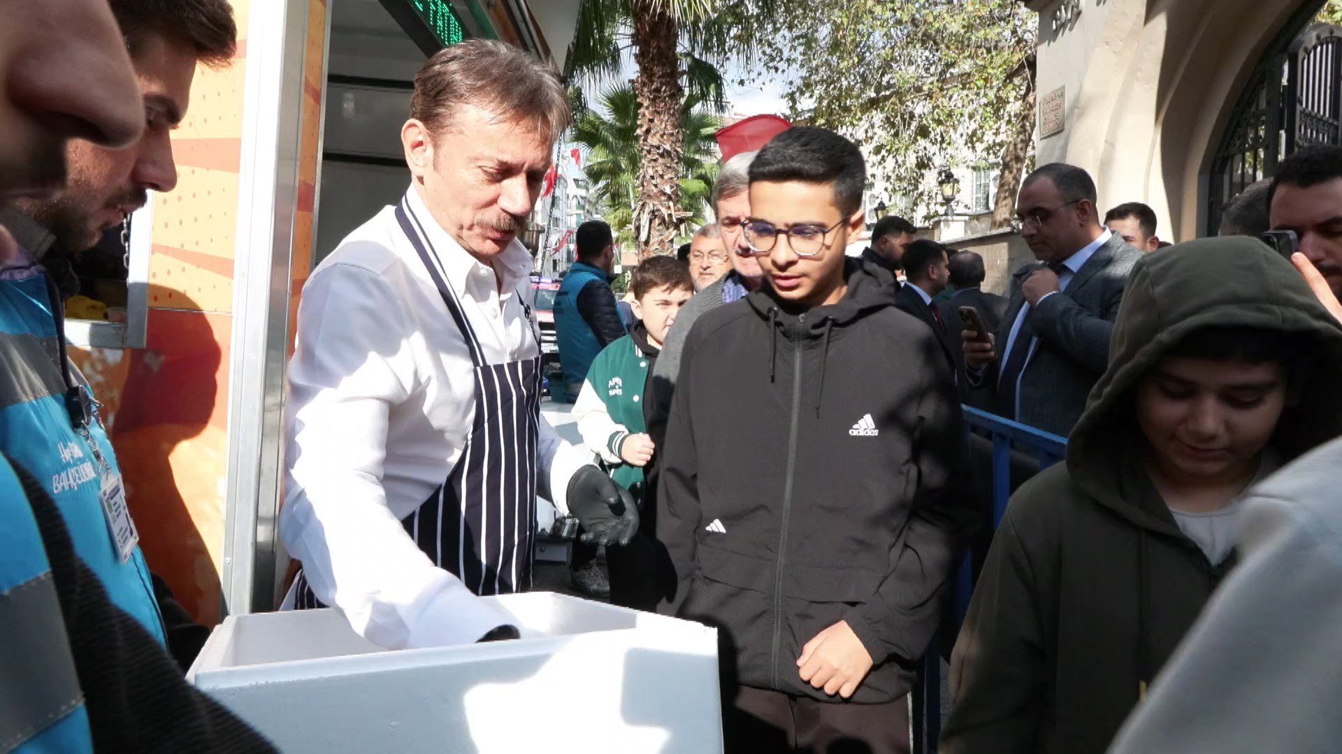 Bahçelievler’de 20 Şehit İçin Duygu Dolu Anma: Lokma Dağıtıldı, Mevlitler Okutuldu