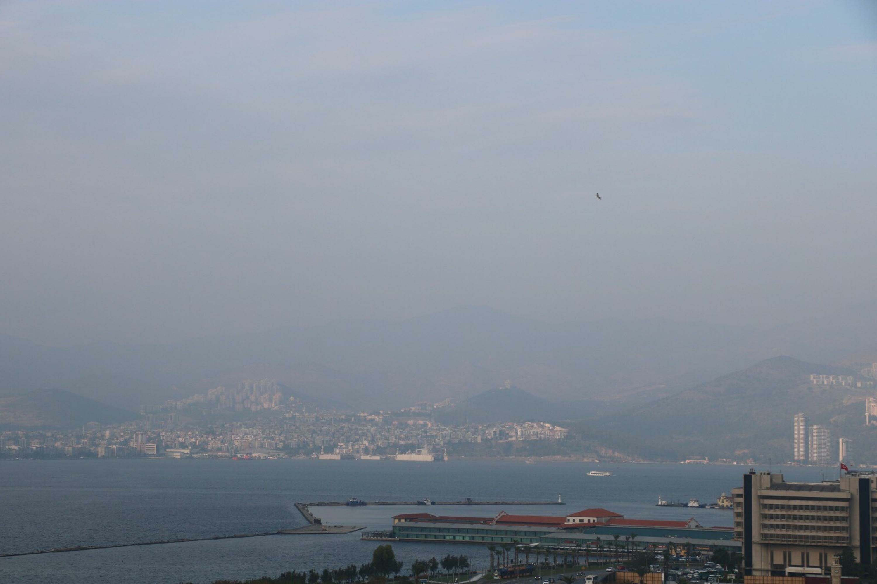 İzmir’de Hava Kirliliği Alarmı: PM10 Değerleri DSÖ Sınırının 4 Katına Çıktı!