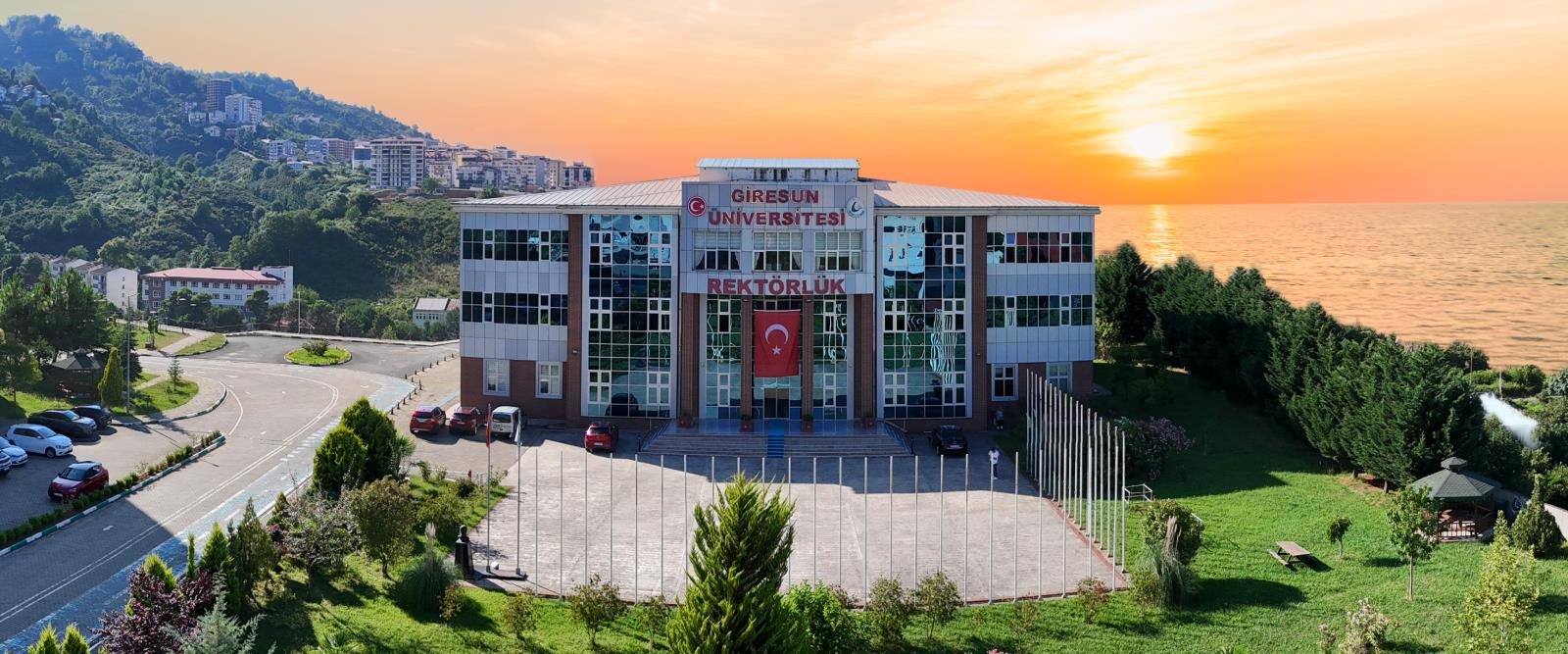Giresun Üniversitesi Eski Rektörü ve Akademisyenler FETÖ Davasında Beraat Etti