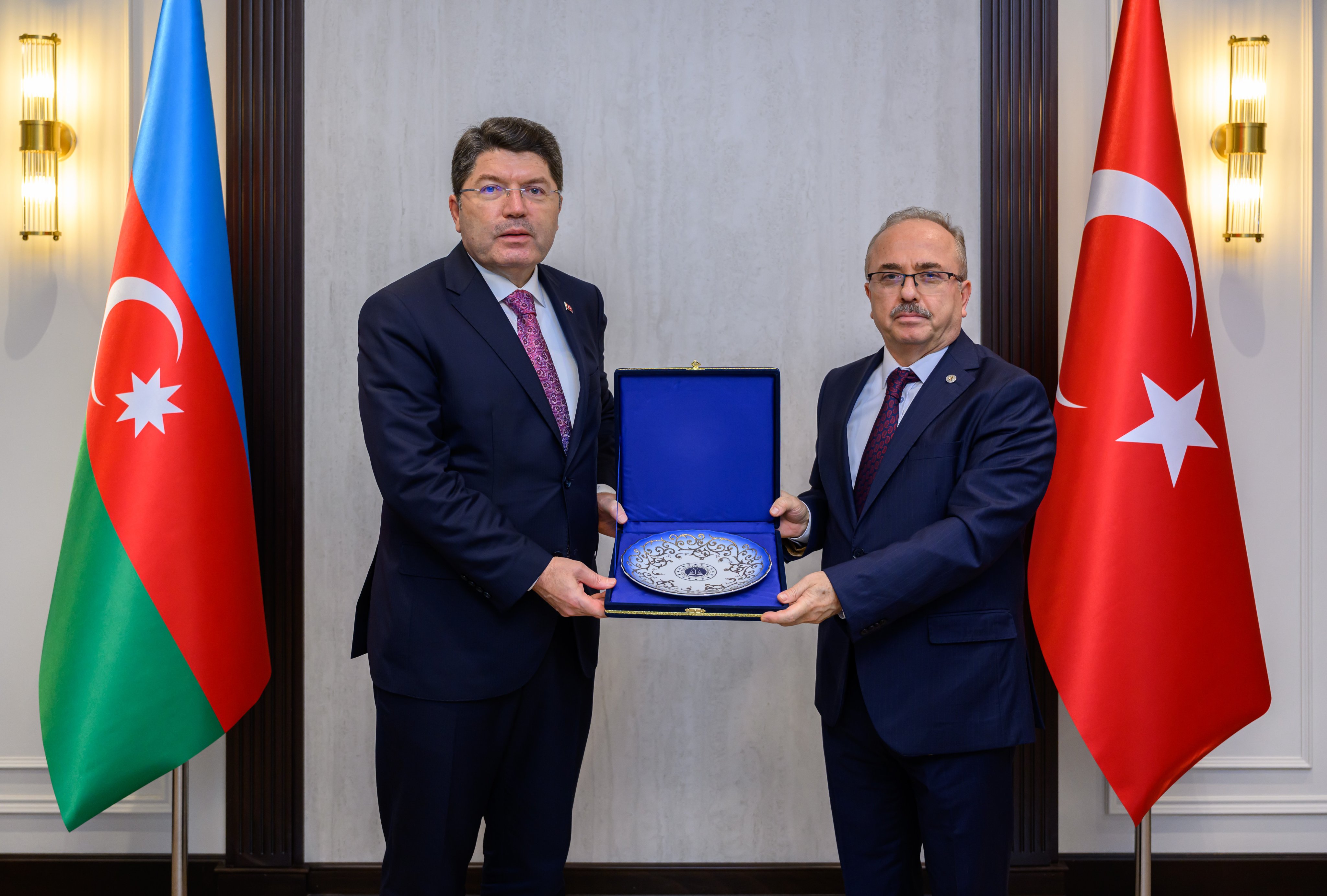 Bakan Tunç Bakü’de: ‘Tek Millet İki Devlet’ Şiarıyla Büyükelçiliğimizi Ziyaret Ettik