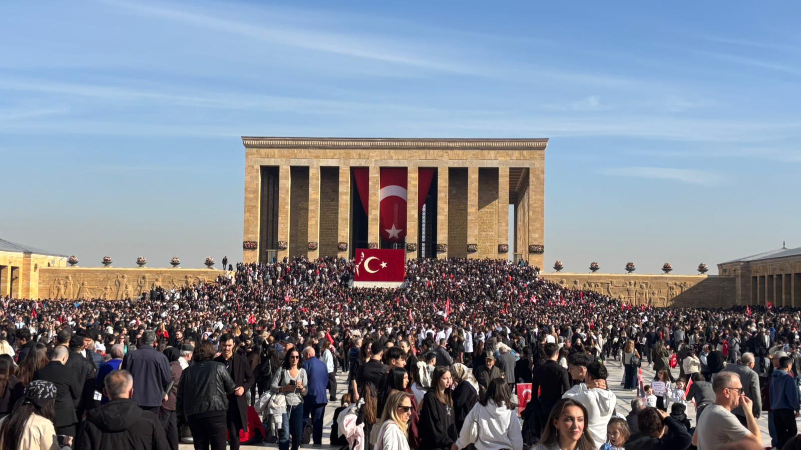 Tarihi Rekor! 10 Kasım’da Anıtkabir’i 1 Milyon 219 Bin Kişi Ziyaret Etti