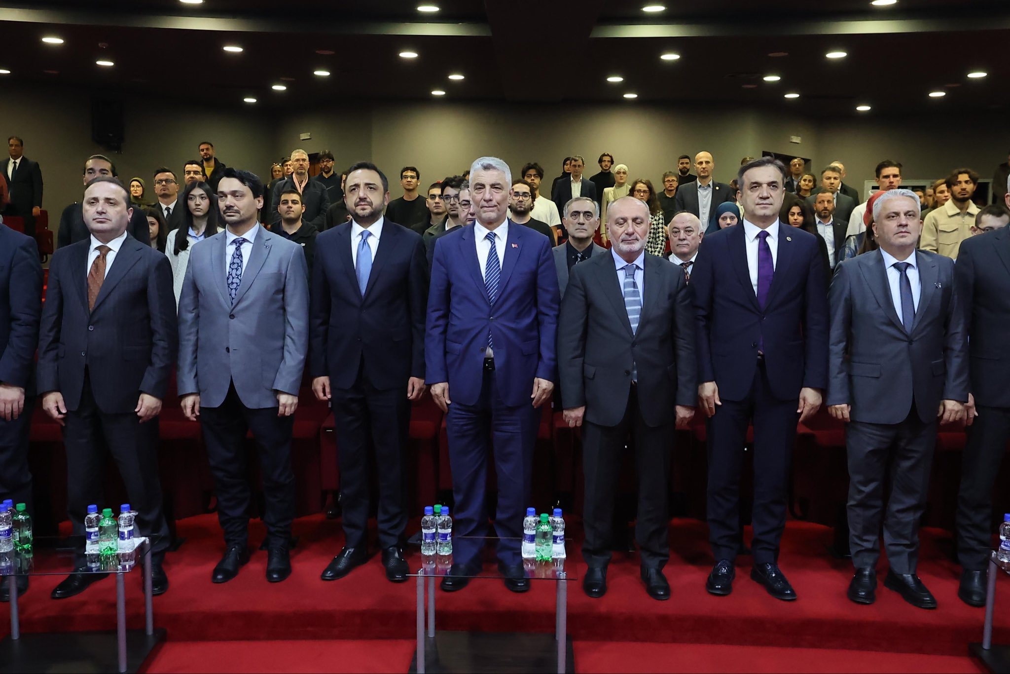 Bakan Bolat Bosna Hersek’te Gençlerle Buluştu: Türkiye-Bosna Ticari İlişkilerini Değerlendirdi