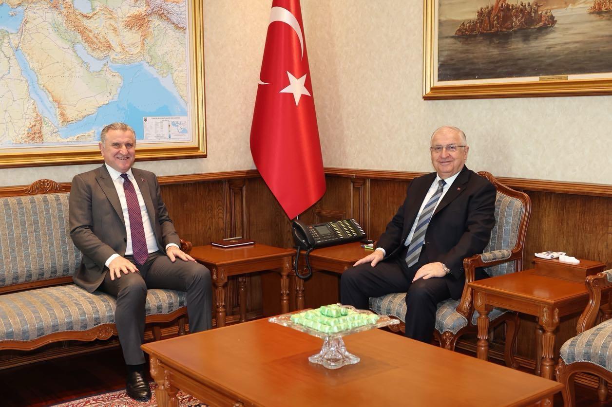 Milli Savunma Bakanı Yaşar Güler