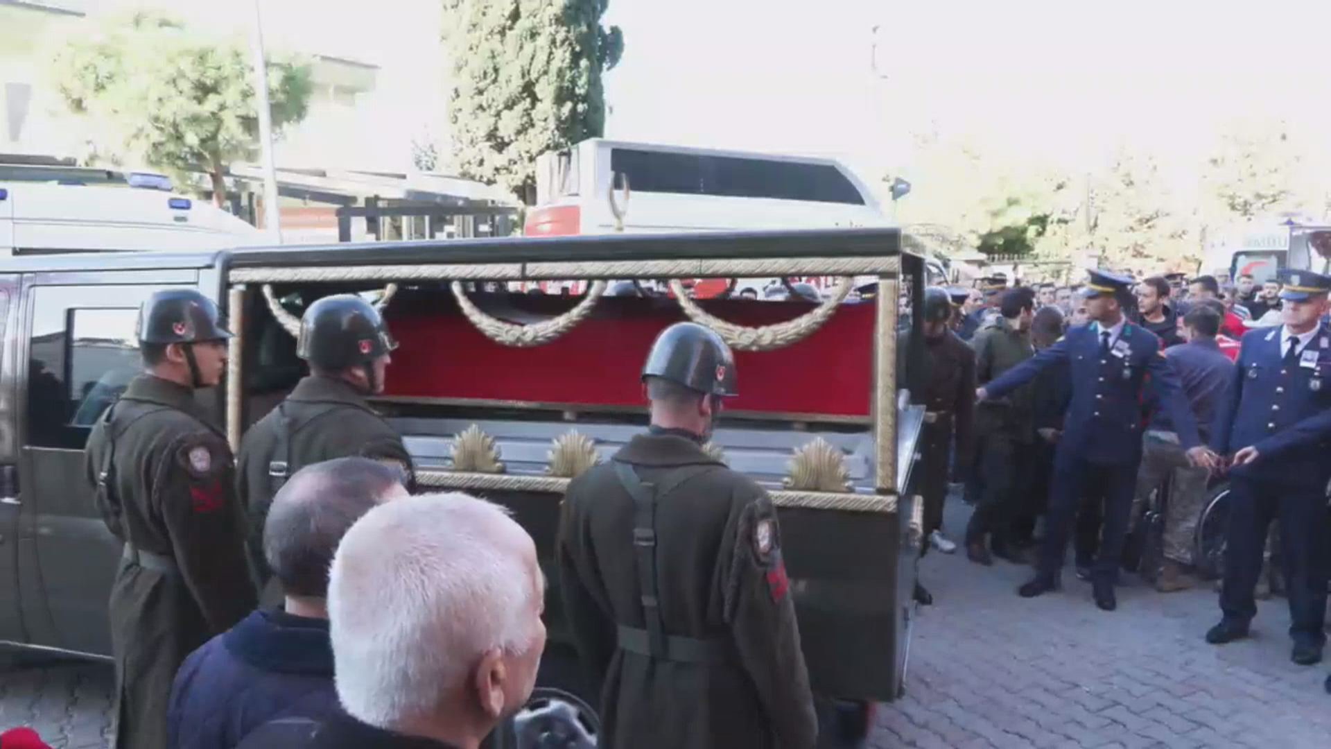 Şehit Pilot Yarbay Gökhan Korkmaz’ın Naaşı Helallik İçin Evine Getirildi