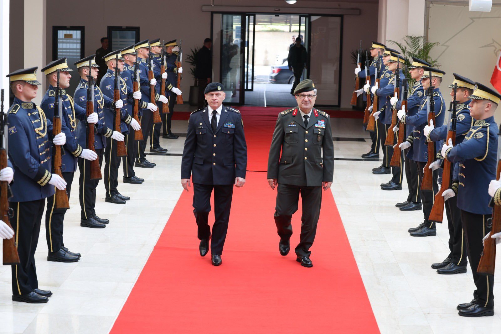 Kara Kuvvetleri Komutanı Orgeneral Metin