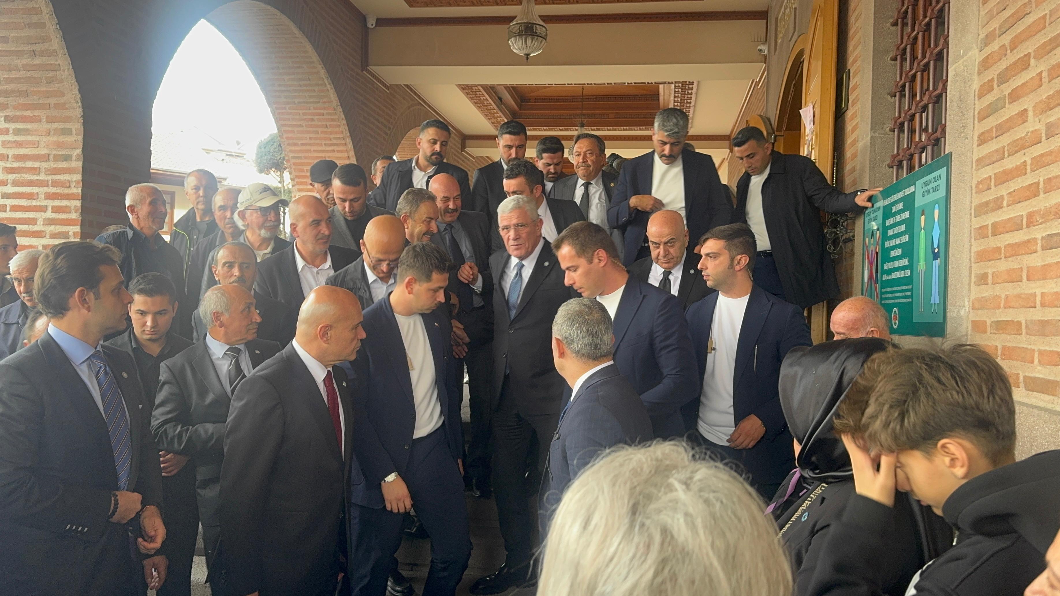 İYİ Parti’den Anlamlı 10 Kasım Töreni: Atatürk İçin Hacı Bayram-ı Veli Camisi’nde Mevlit Okuttu