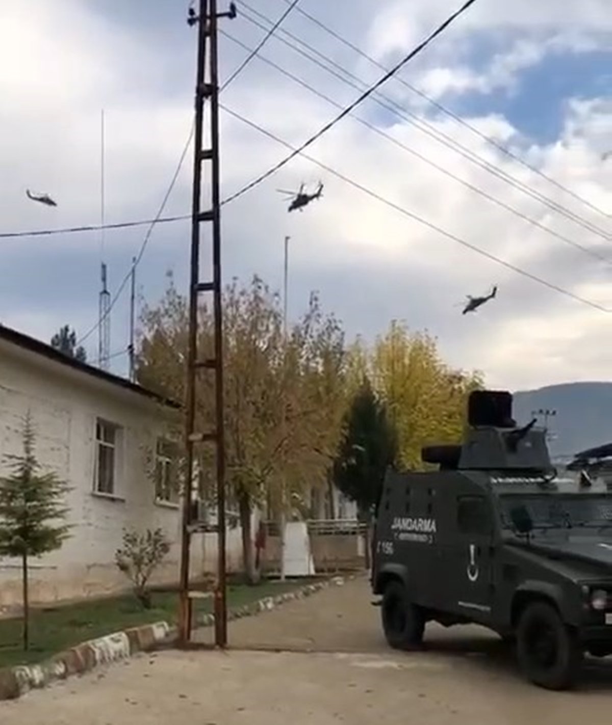 Şırnak’ta Helikopterlerle 10 Kasım Saygı Durusu: 3 Askeri Helikopter Atatürk’ü Andı