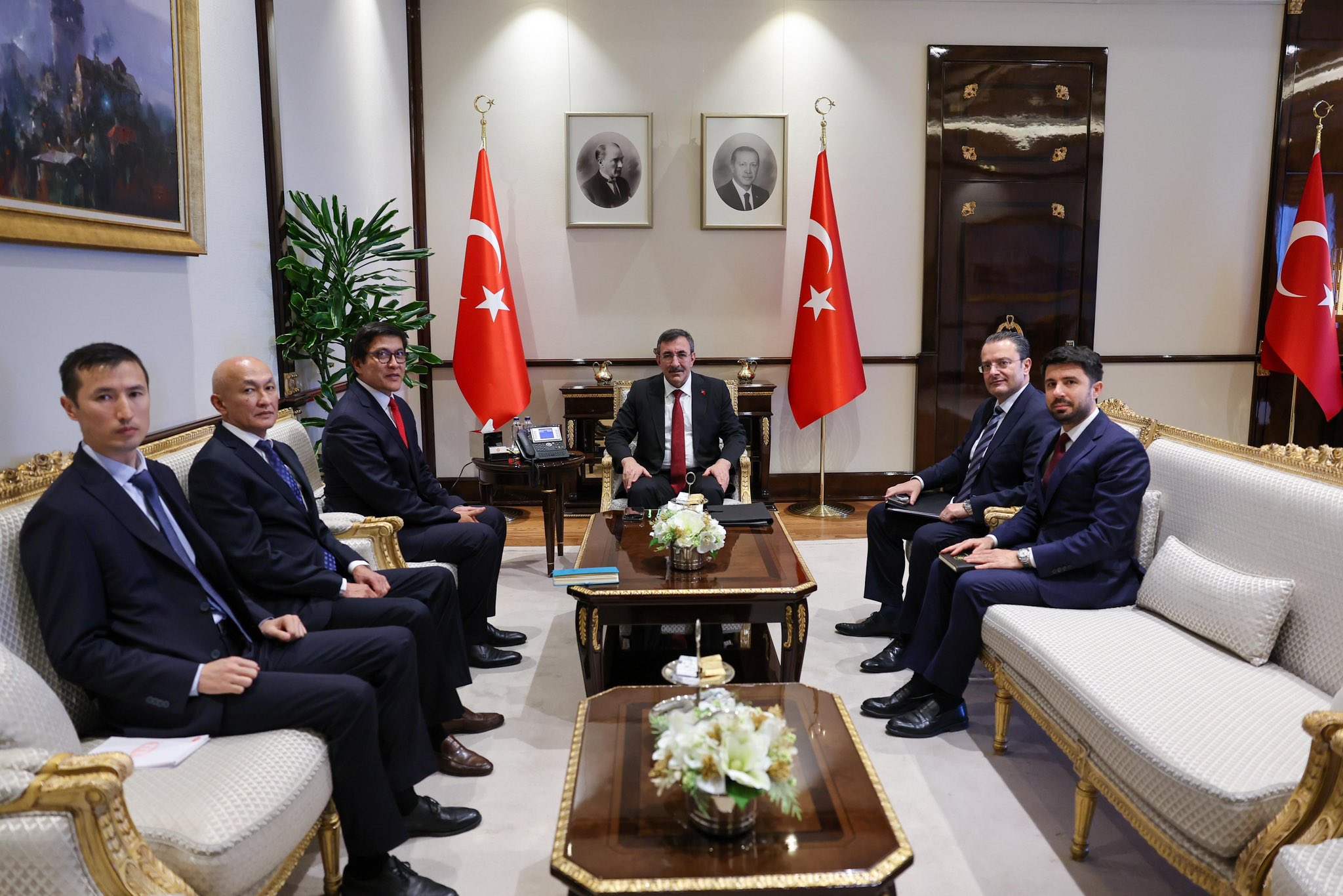 Cumhurbaşkanı Yardımcısı Yılmaz ve Kırgızistan Bakanlar Kurulu Başkan Yardımcısı Baysalov’tan Stratejik İş Birliği Vurgusu