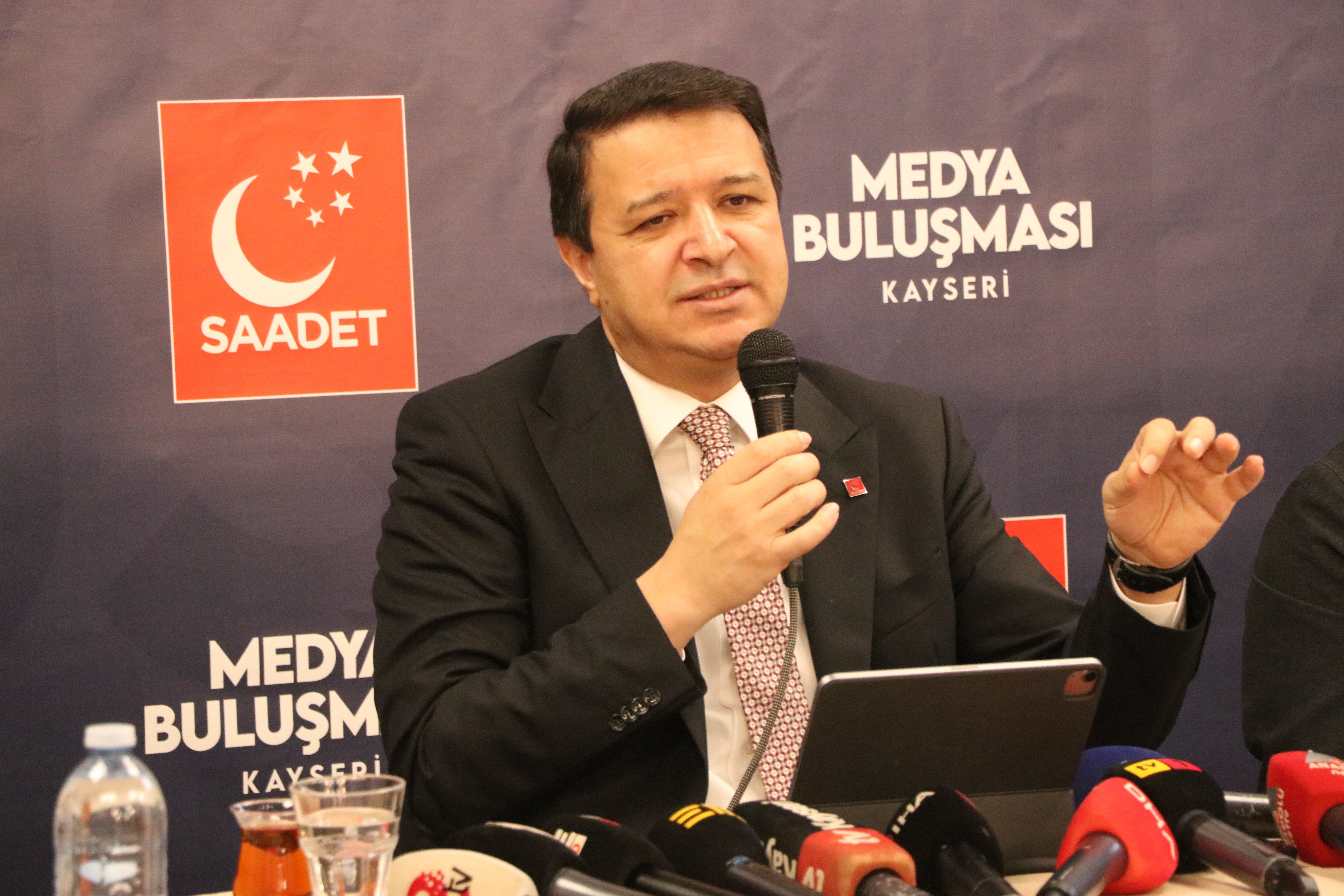 Mahmut Arıkan’dan Çarpıcı Açıklamalar: ‘İlkeler Üzerinden Her Partiyle Konuşmaya Hazırız’