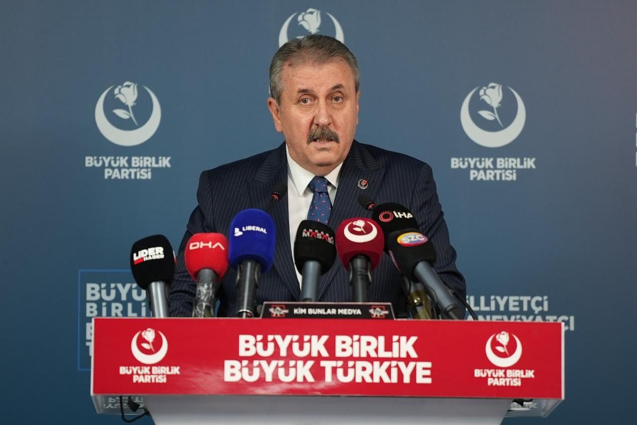 Destici’den Sert Terör Açıklaması: Millet Kimliğine ve Bayrağına Sahip Çıkacaktır