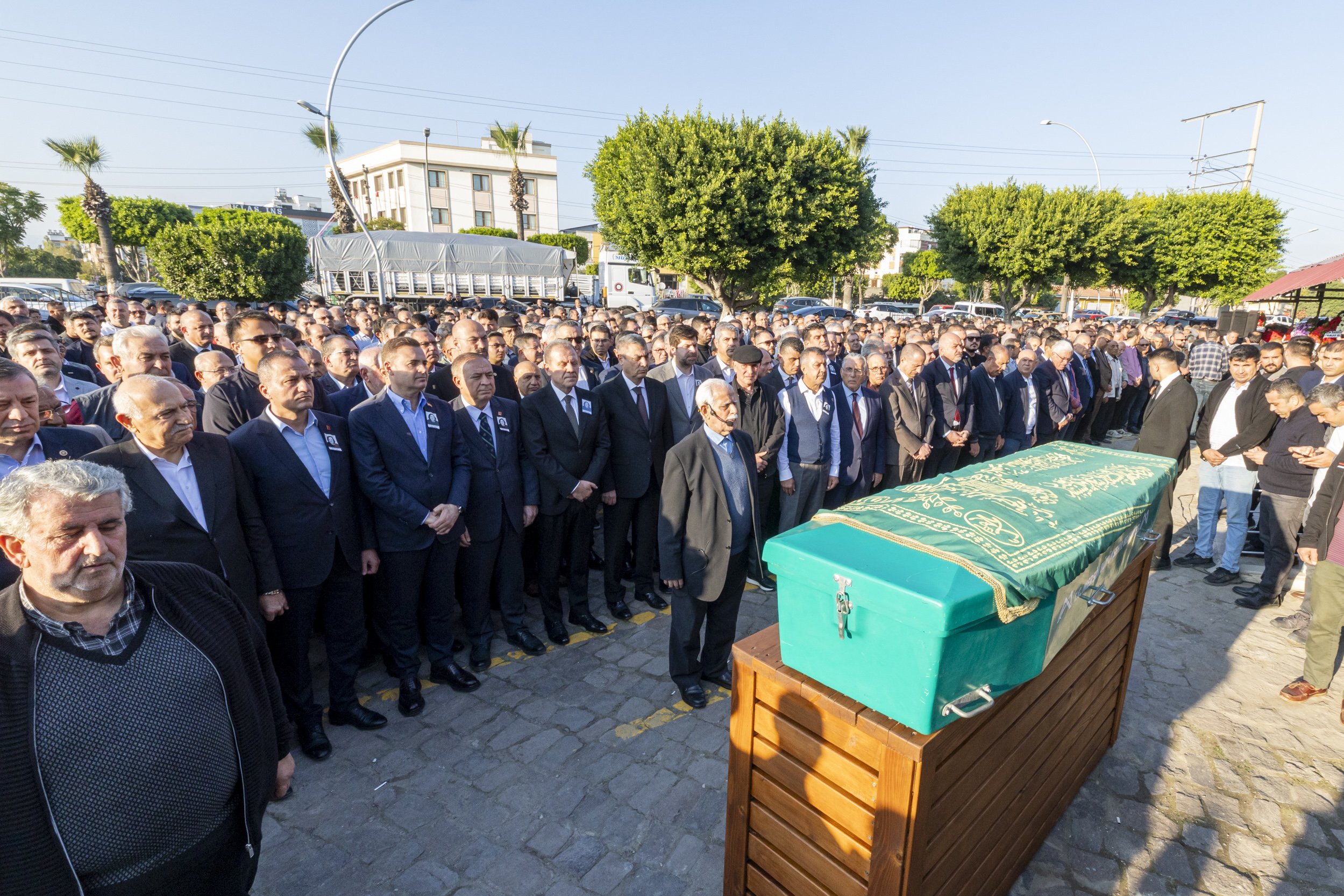 Mersin Belediye Başkanı Vahap Seçer’in Acı Günü: Kardeşi Doç. Dr. Arzu Seçer’i Kaybetti