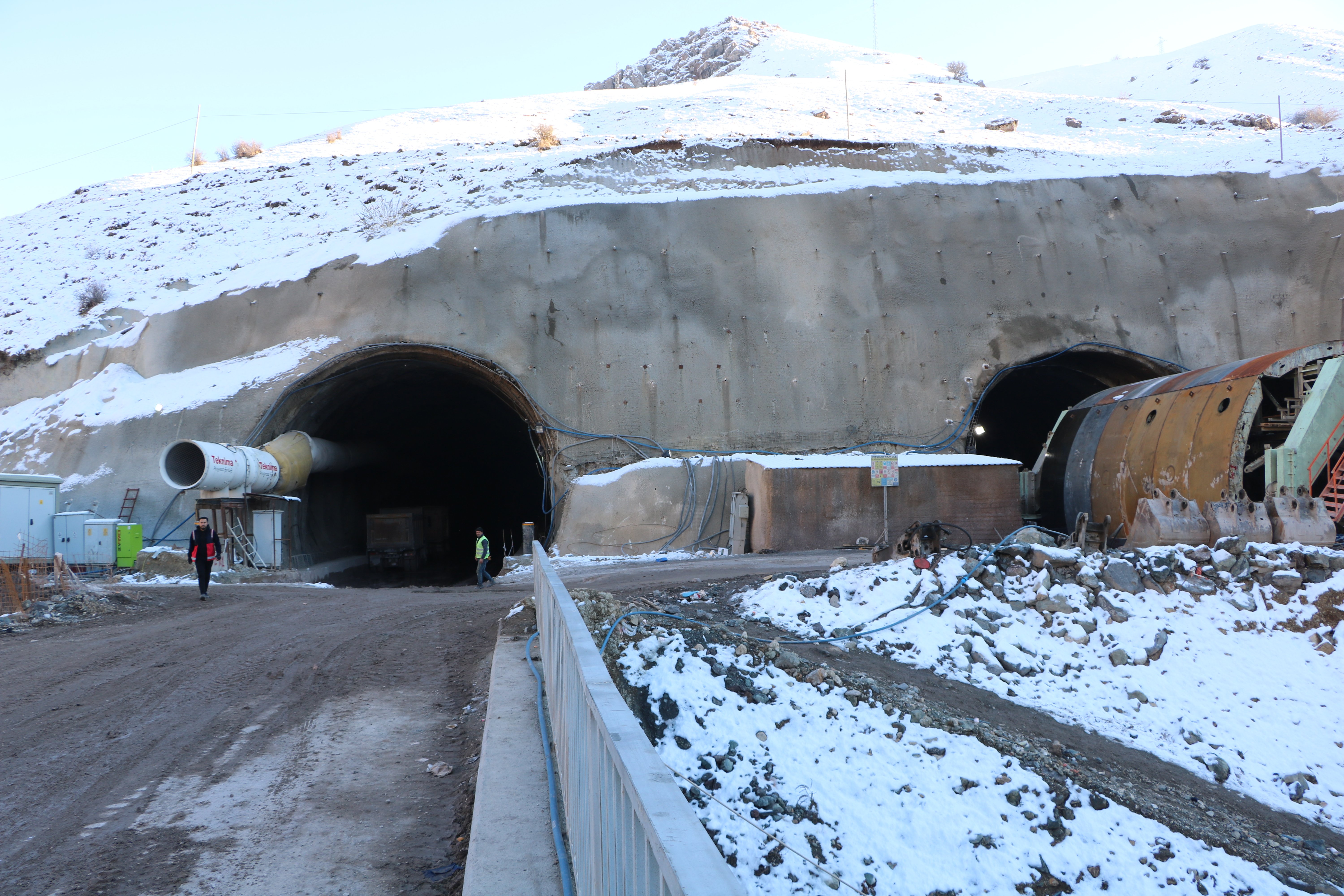 Yüksekova’da Dev Proje: T2 Tüneli İle Yol Süresi 10 Dakikaya İnecek!