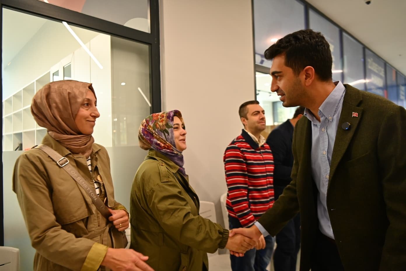 Tuzla Belediye Başkanı Eren Ali Bingöl, Vatandaşlarla Buluşmada Sorunları Dinledi