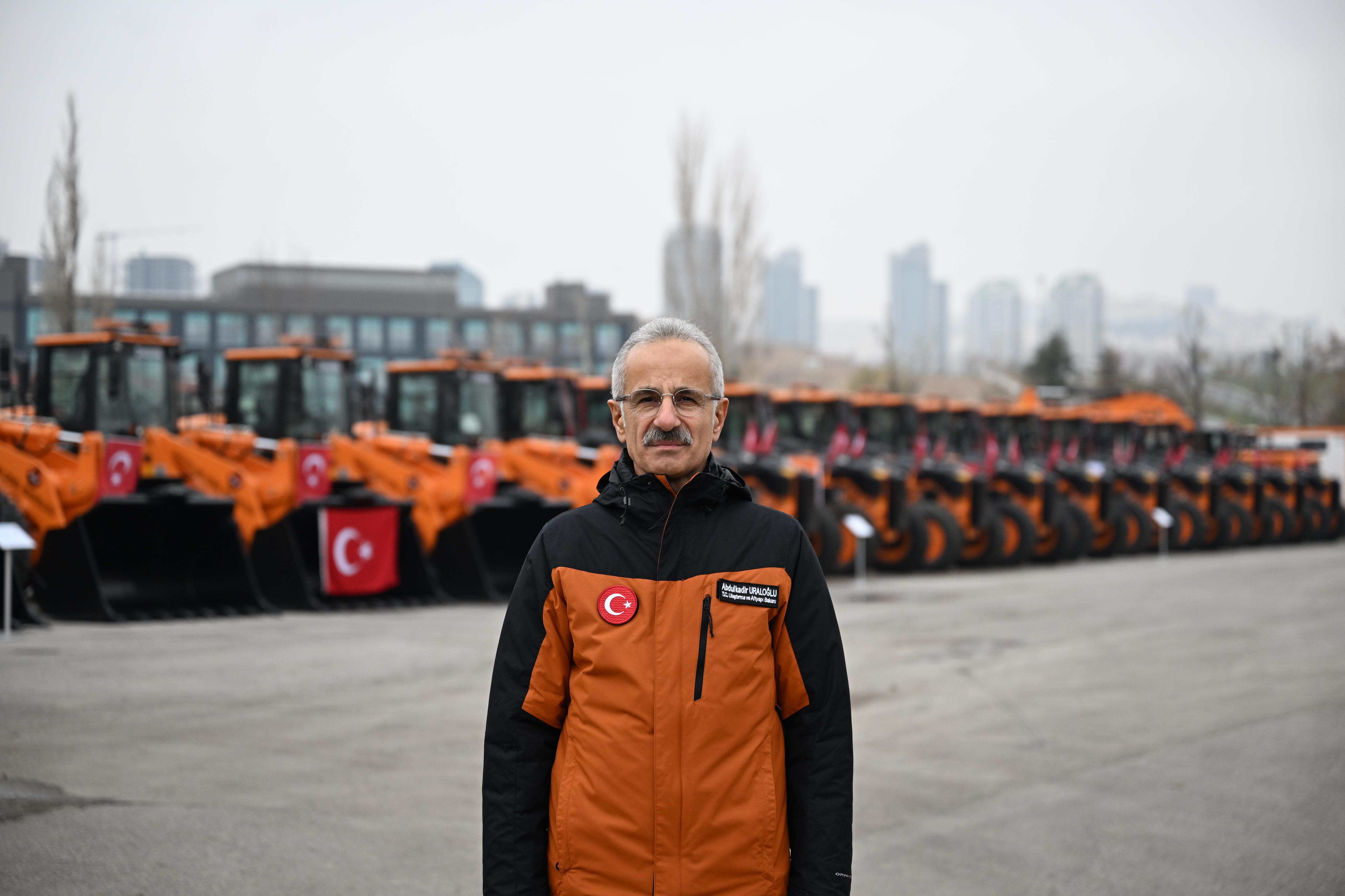 Bakan Uraloğlu’dan Kritik Kış Açıklaması: 18 Bin 407 Personel ve 14 Bin 263 Araçla Karla Mücadele Başladı