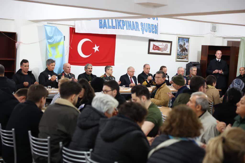 Milli Savunma Bakanı Güler, Şehit Pilot Cüneyt Kandemir’in Ailesine Taziyede Bulundu