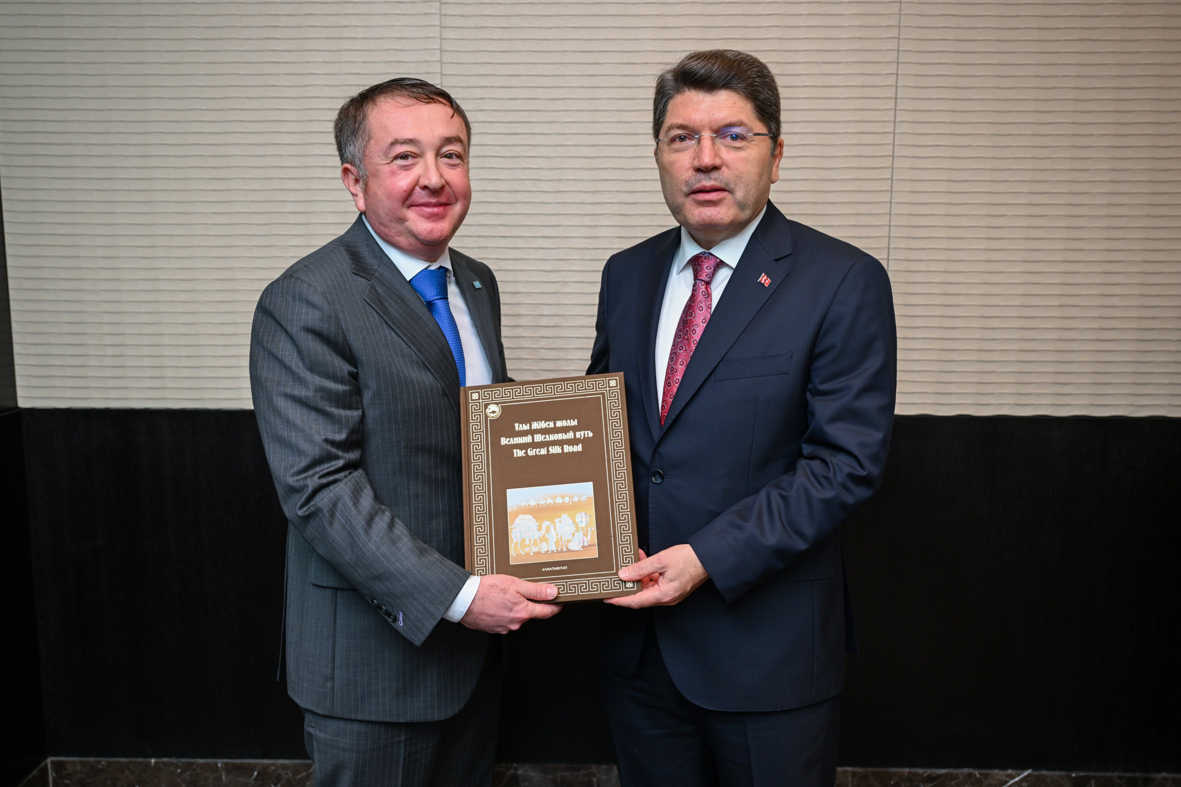 Bakan Tunç’tan Kazakistanlı Mevkidaşıyla Kritik Görüşme: Adli İş Birliği Güçlenecek