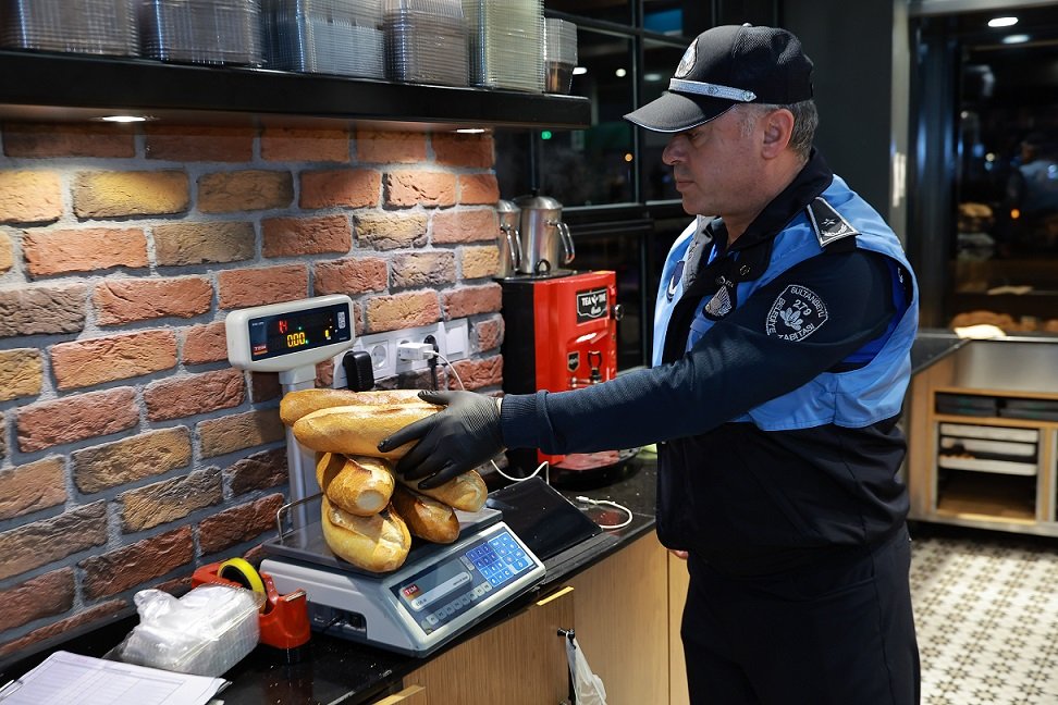 Sultanbeyli Belediyesi’nden Fırın ve Pastanelere Sıkı Denetim: 45 İş Yerine Ceza Kesildi!