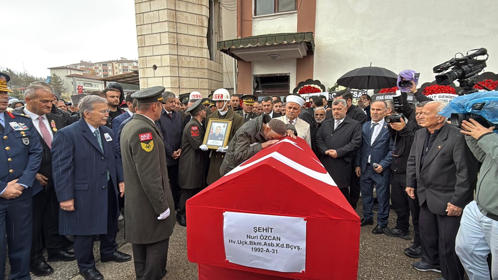 Şehit Astsubay Nuri Özcan Memleketi Karabük’te Son Yolculuğuna Uğurlandı