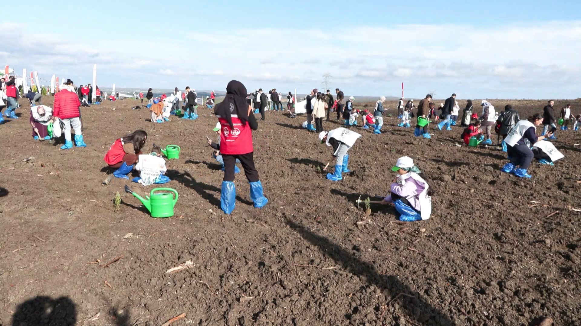 Silivri’de Milli Ağaçlandırma Günü’nde 15 Bin Fidan Toprakla Buluştu