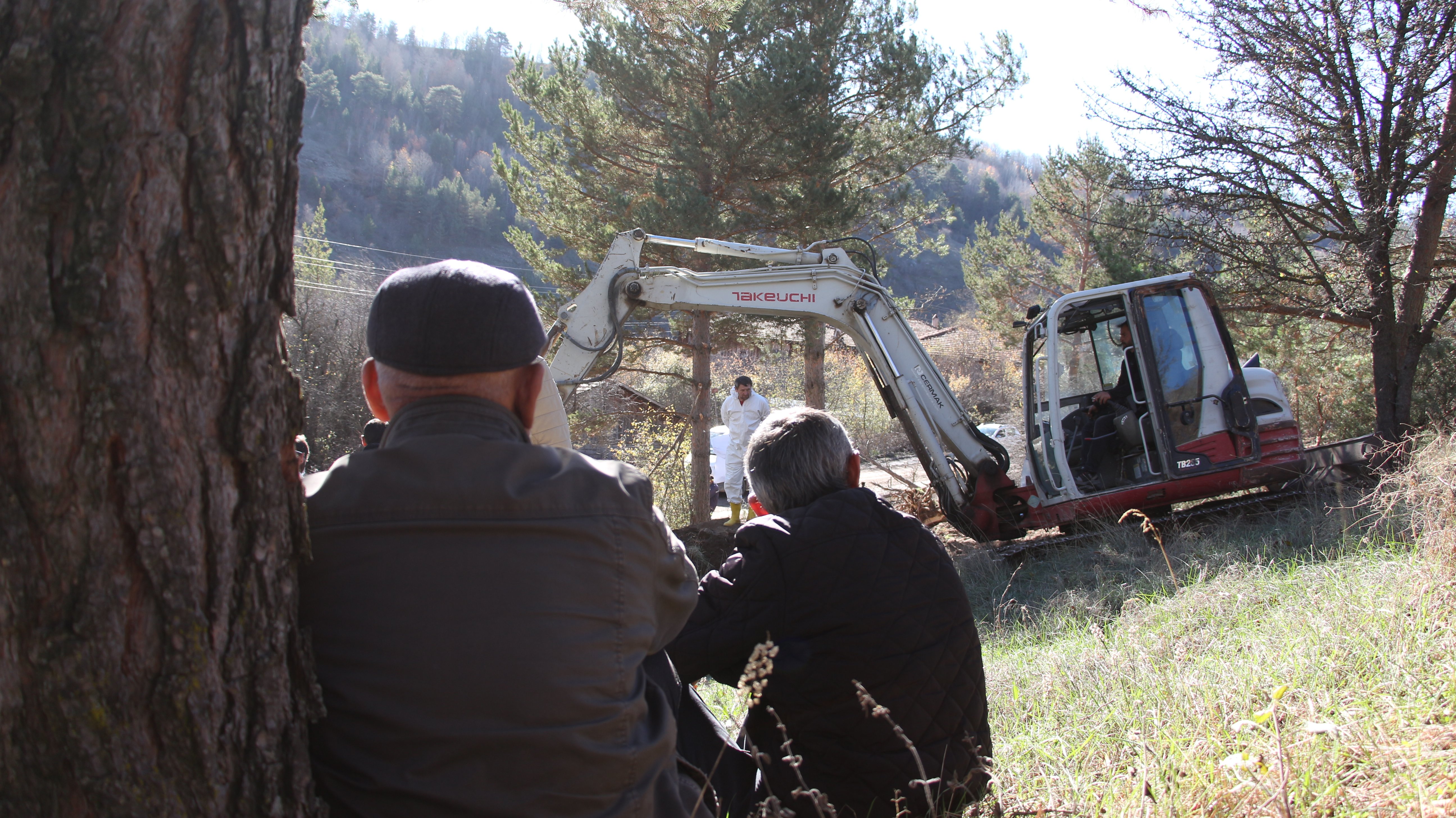 Bolu’da Baraj Suları Altında Kalacak Mezarlıkta Hüzünlü Taşıma: 180 Kabir Yeni Yerine Naklediliyor