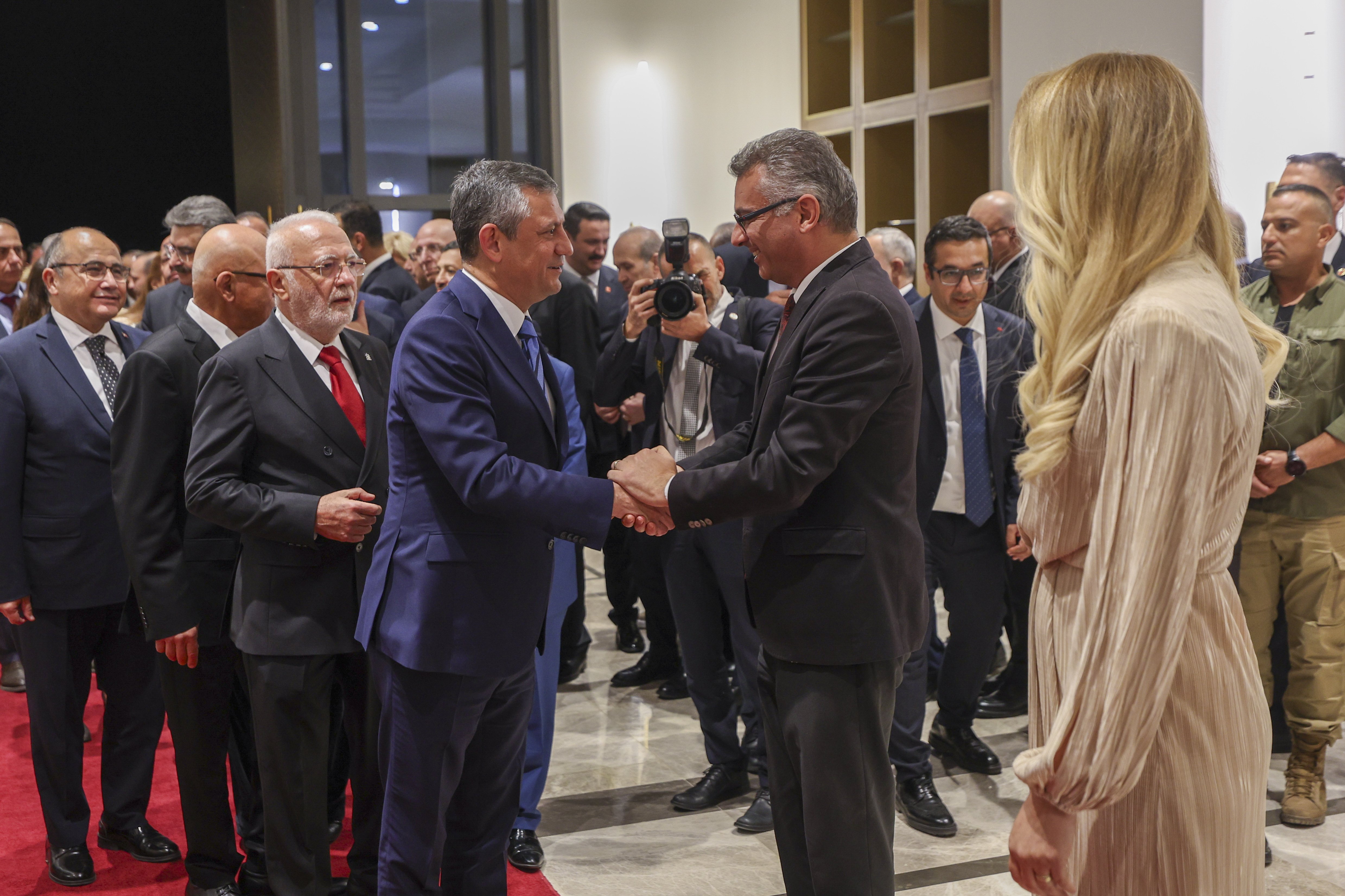 CHP Lideri Özgür Özel, KKTC’nin 42. Yıl Dönümü Kutlamalarına Katıldı