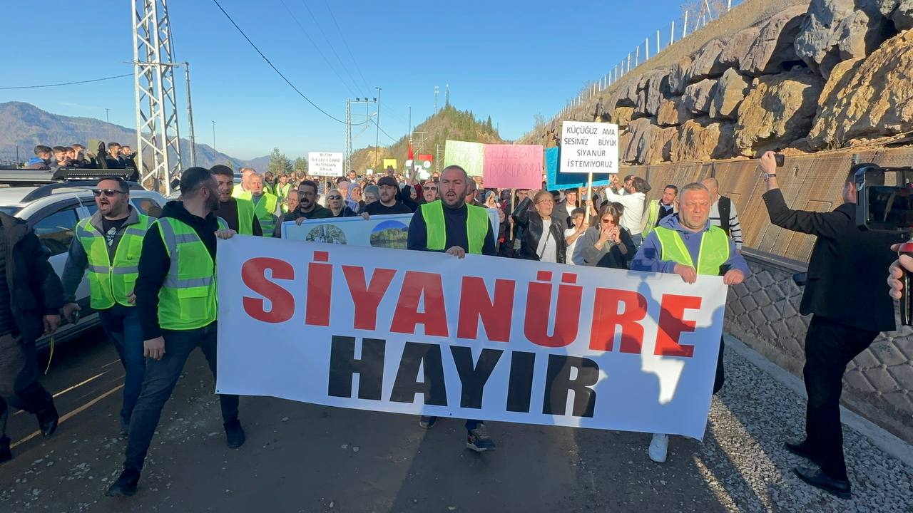 Artvin’de Siyanür Havuzlarına Karşı Dev Protesto: ‘Siyanürle Ölmek Bize Haram Olsun’