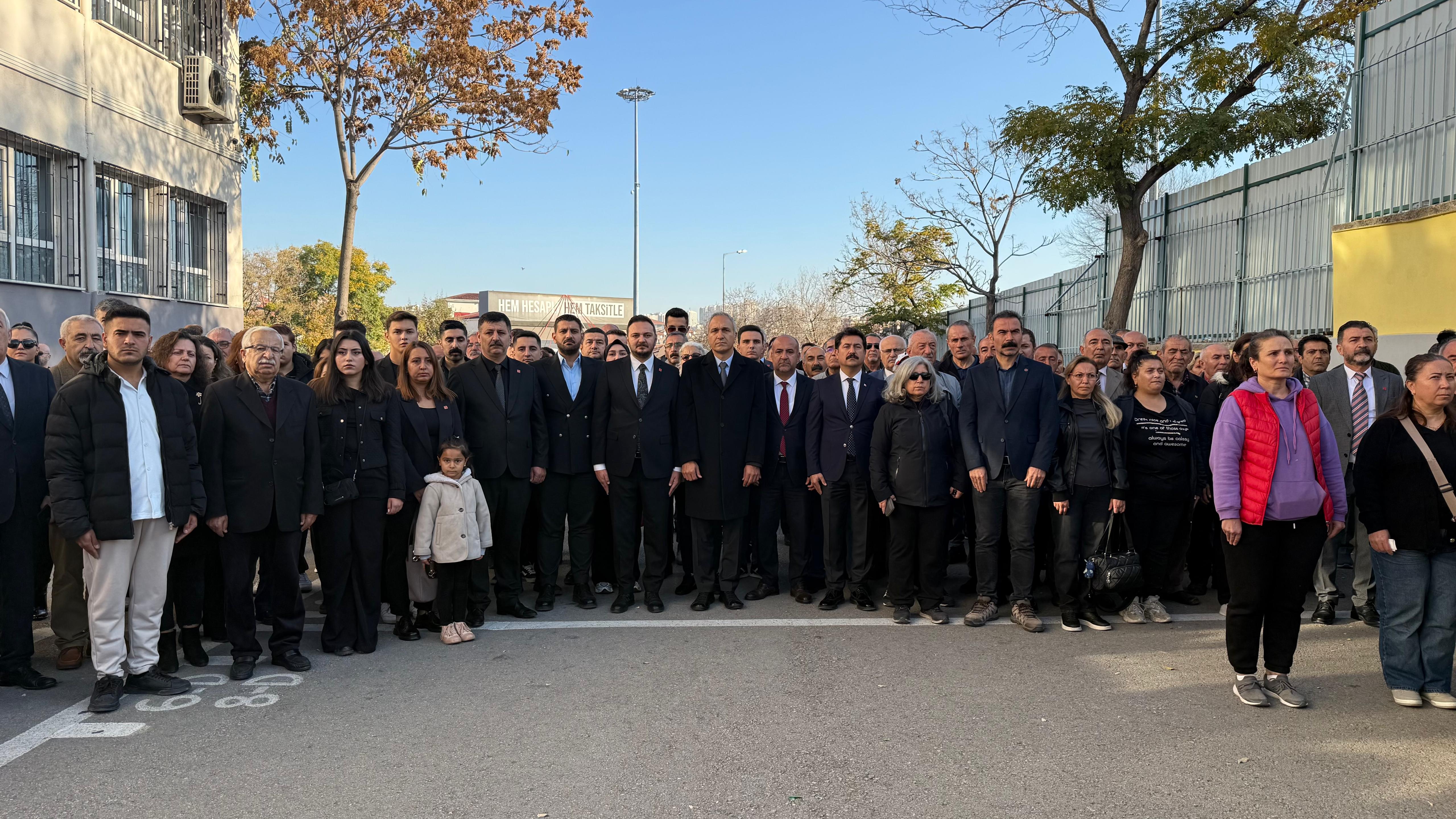 CHP’li Özçağdaş’tan Sert Tepki: ’10 Kasım’da Okulları Tatil Yaparak Atatürk’ü Anmayı Engelliyorlar’