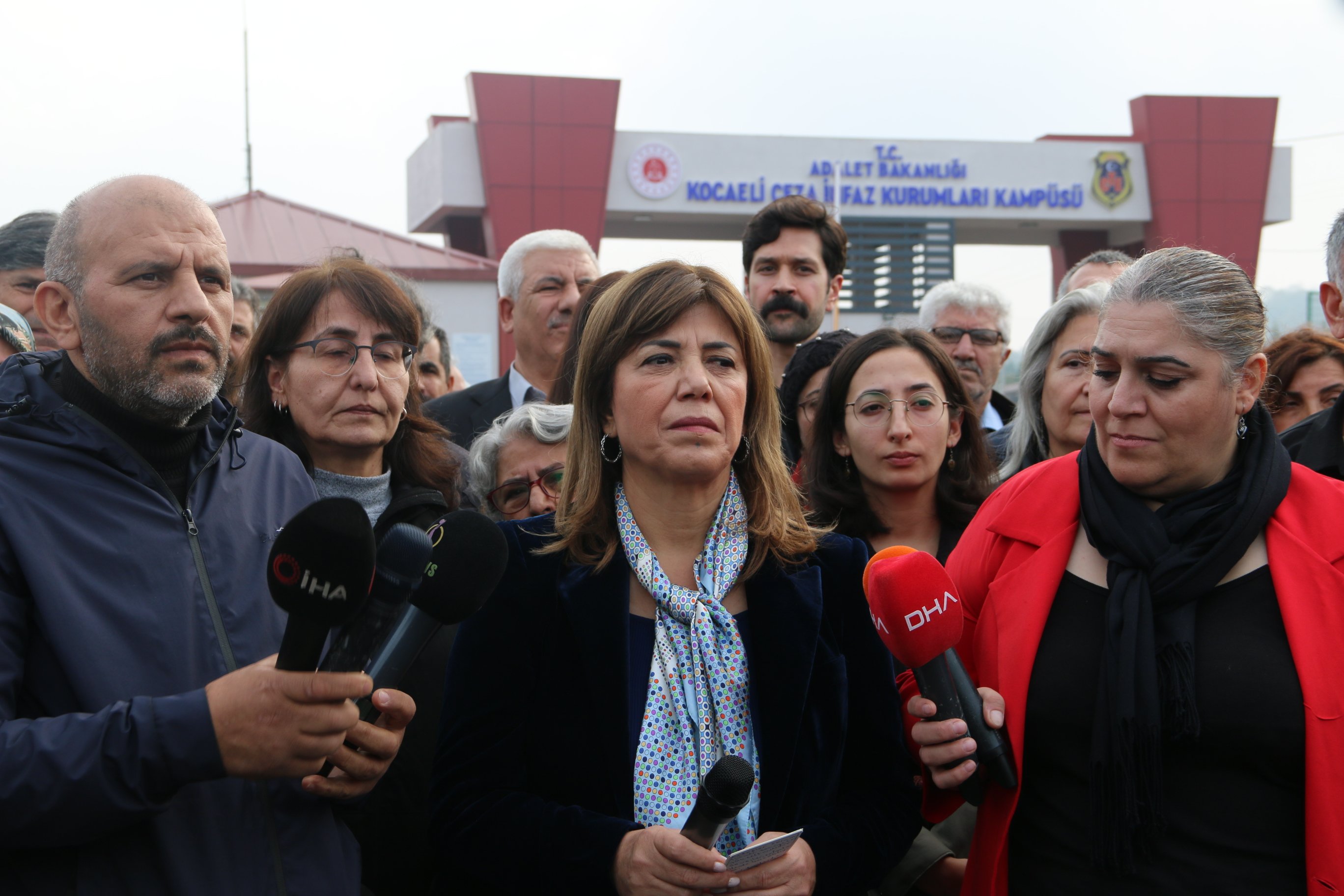 DEM Parti’li Beştaş’tan Figen Yüksekdağ Ziyareti: ‘Hemen Özgürlük İstiyoruz’