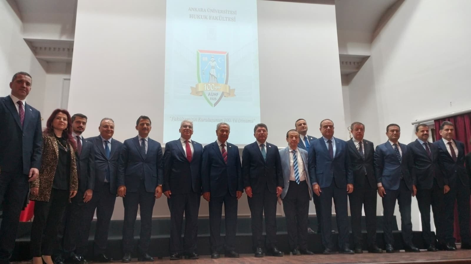 Bakan Tunç’tan Hukuk Eğitiminde Devrim: En Başarılı Öğrenciler Hukuk Fakültelerine Girecek